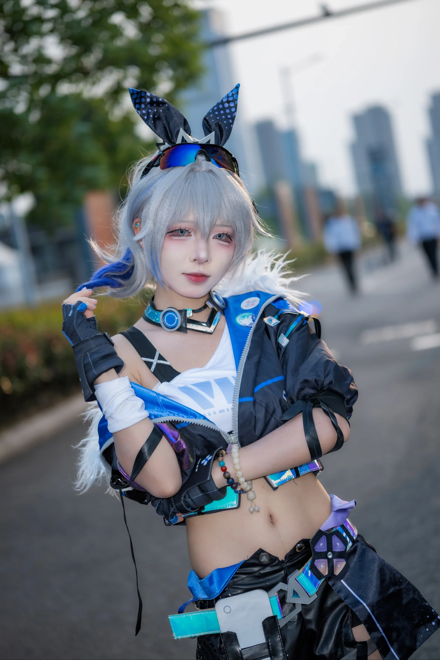 【银狼cos】崩坏星穹铁道的街头机能风，科技感拉满的一天 - 第 3 张