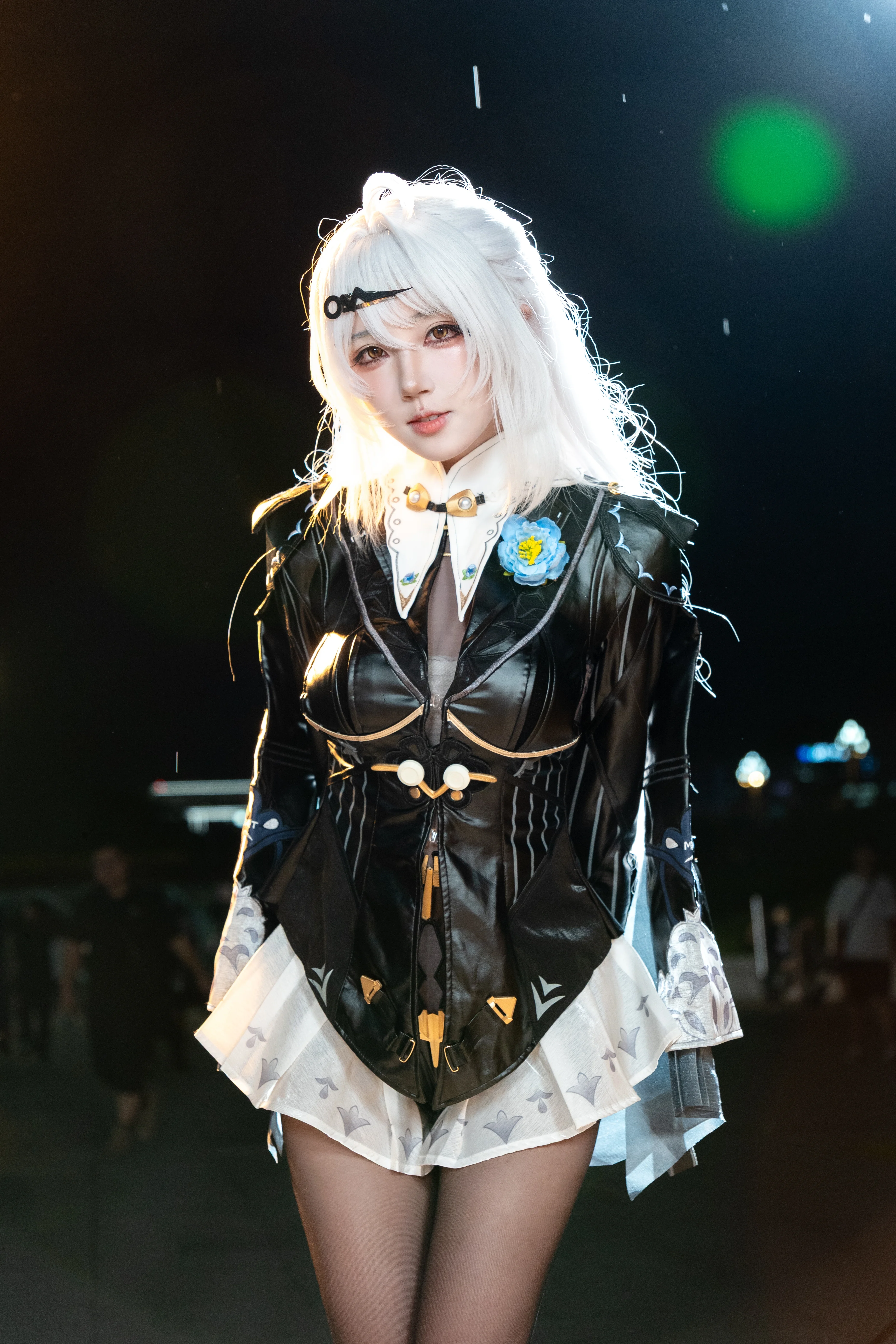 【仪玄cos】绝区零的黑夜，皮质外套与银白假发