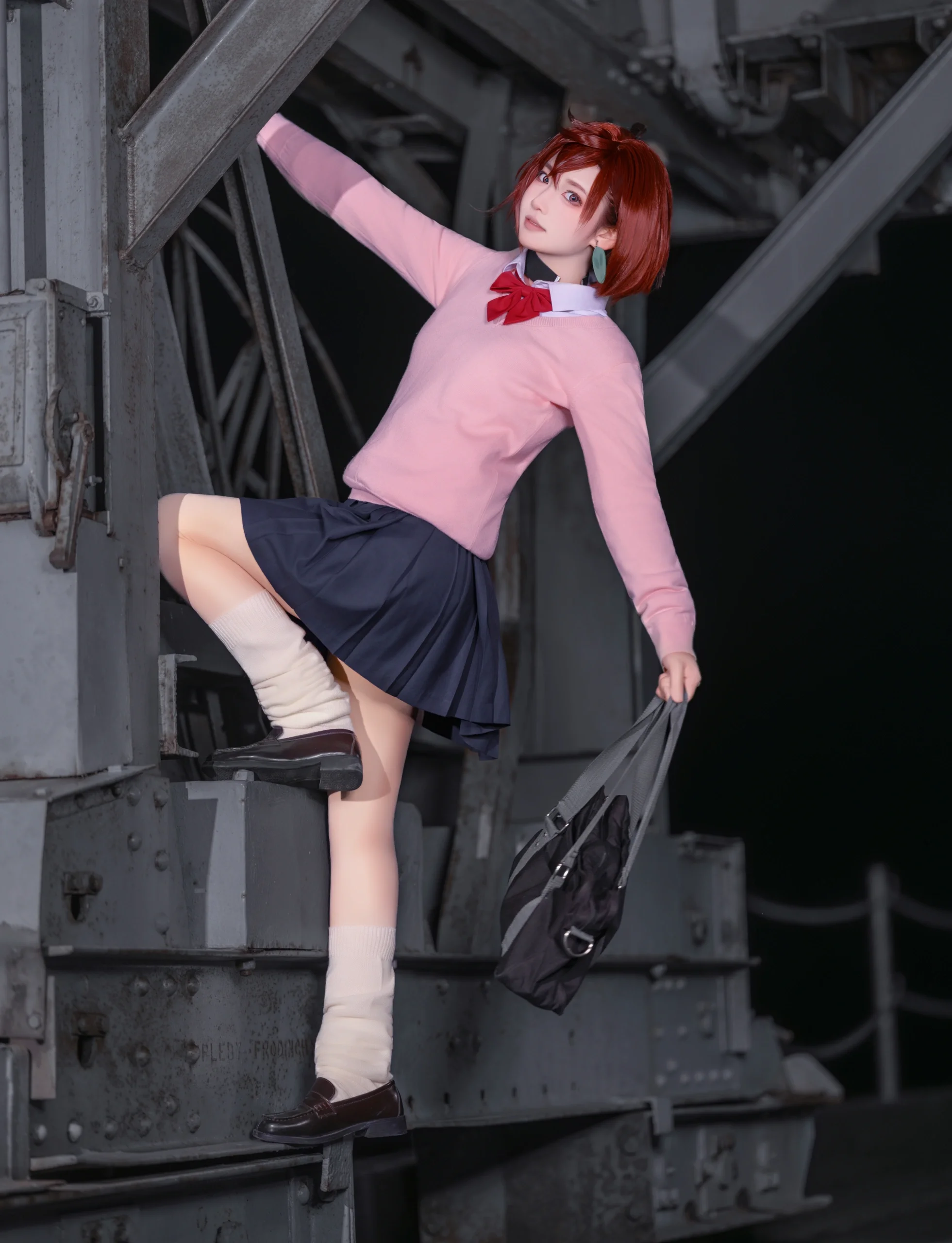 [Momo Ayase cosplay] Red-Haired JK Girl in Industrial Style: Arm Strength Challenge Big Success - Image 2
