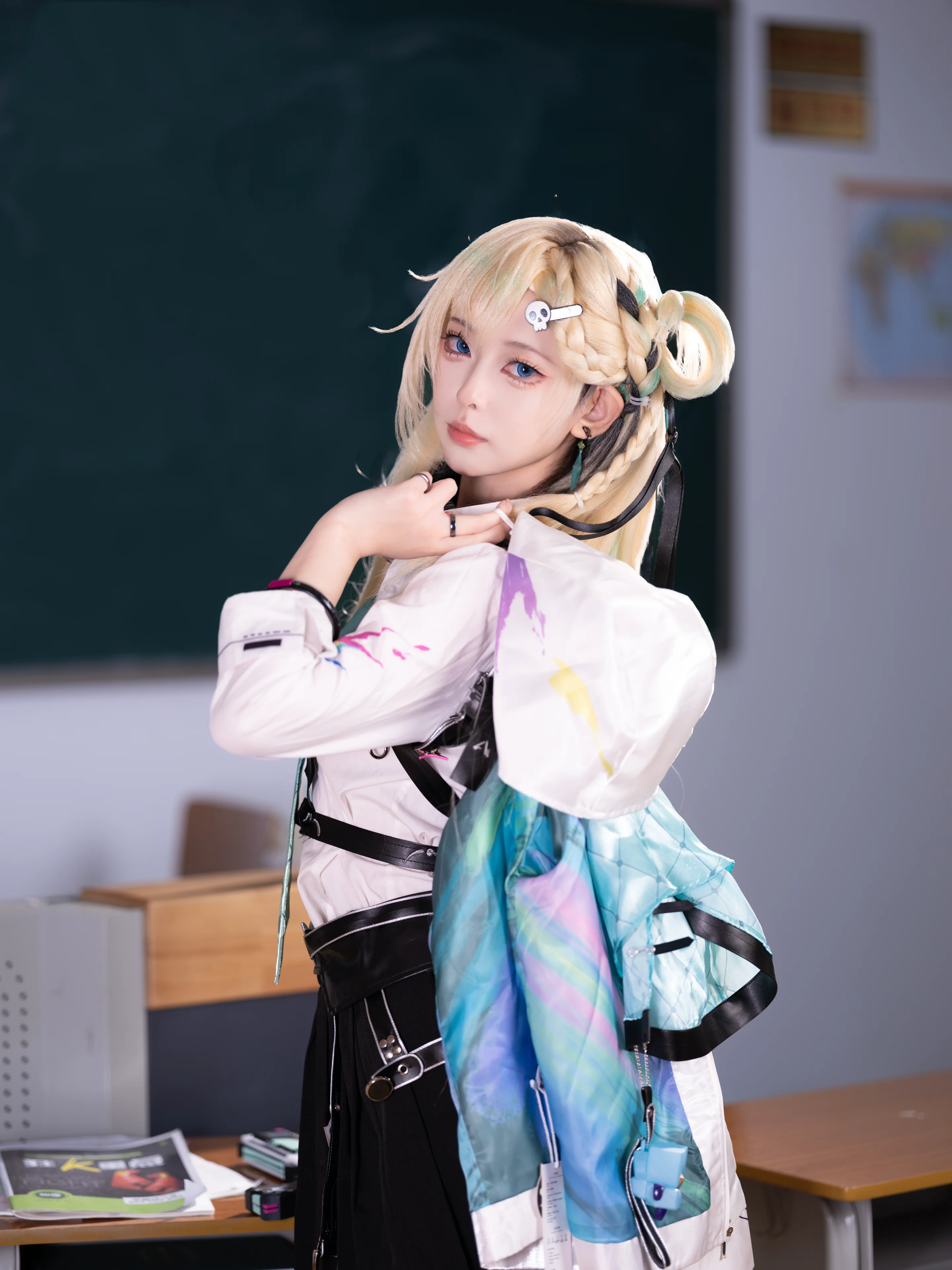【琳奈cos】教室里的美颜暴击，这套装备手感超棒 - 第 4 张