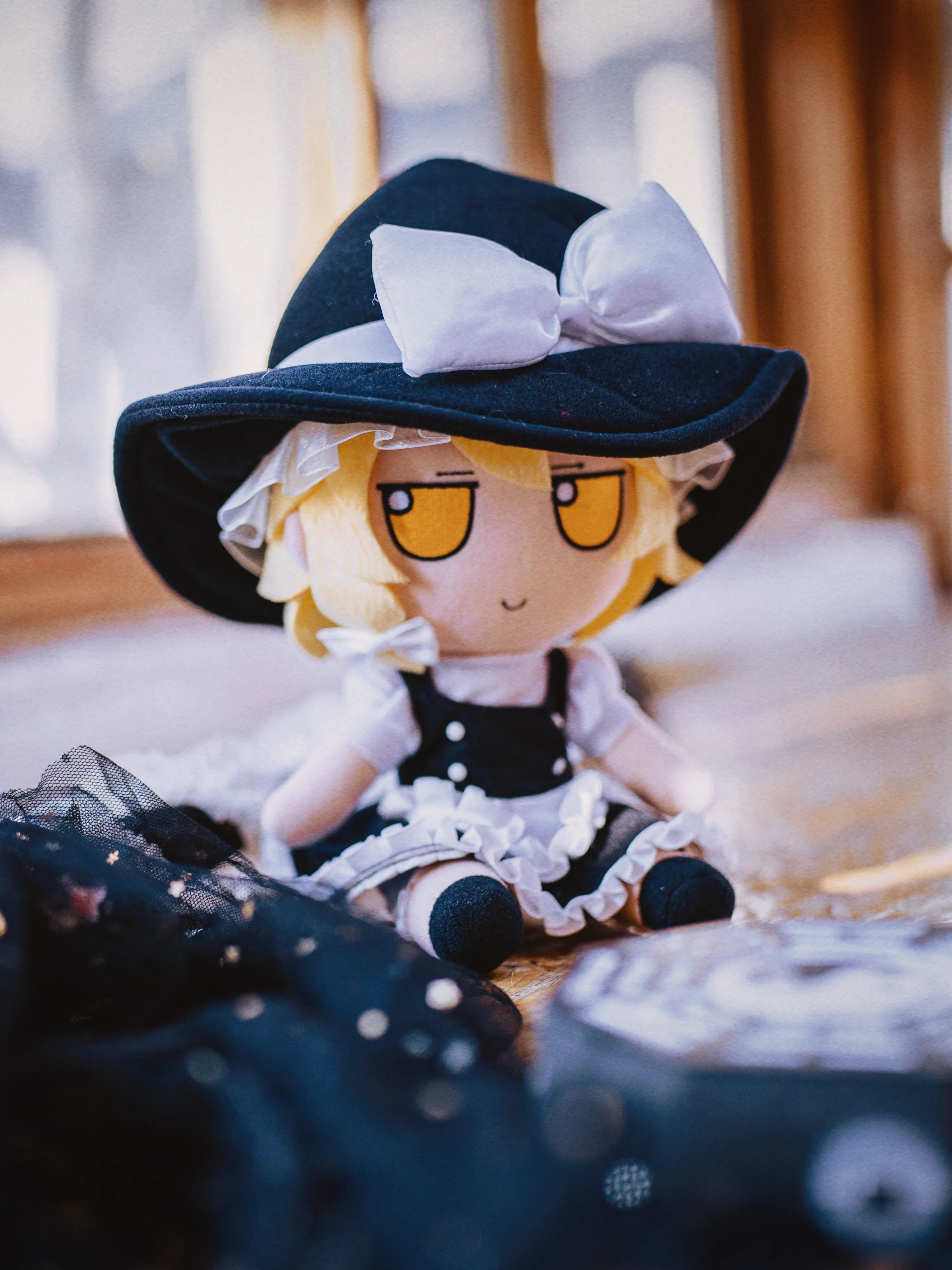 【雾雨魔理沙cos】木屋午后的光影记录，红围巾与黑帽的独特呼应 - 第 1 张