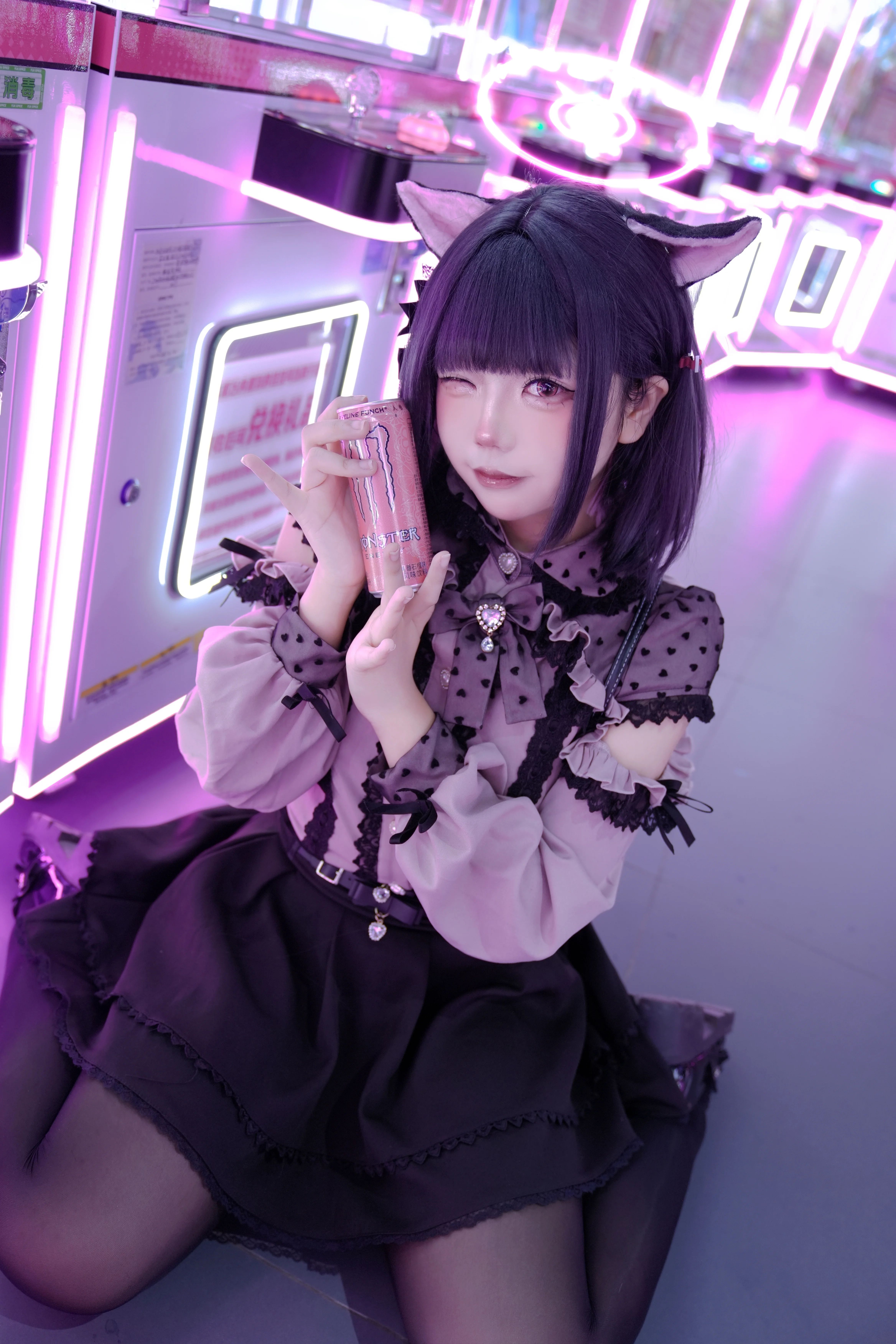 【杏山和纱cos】街机厅霓虹下的慵懒日常 - 第 2 张