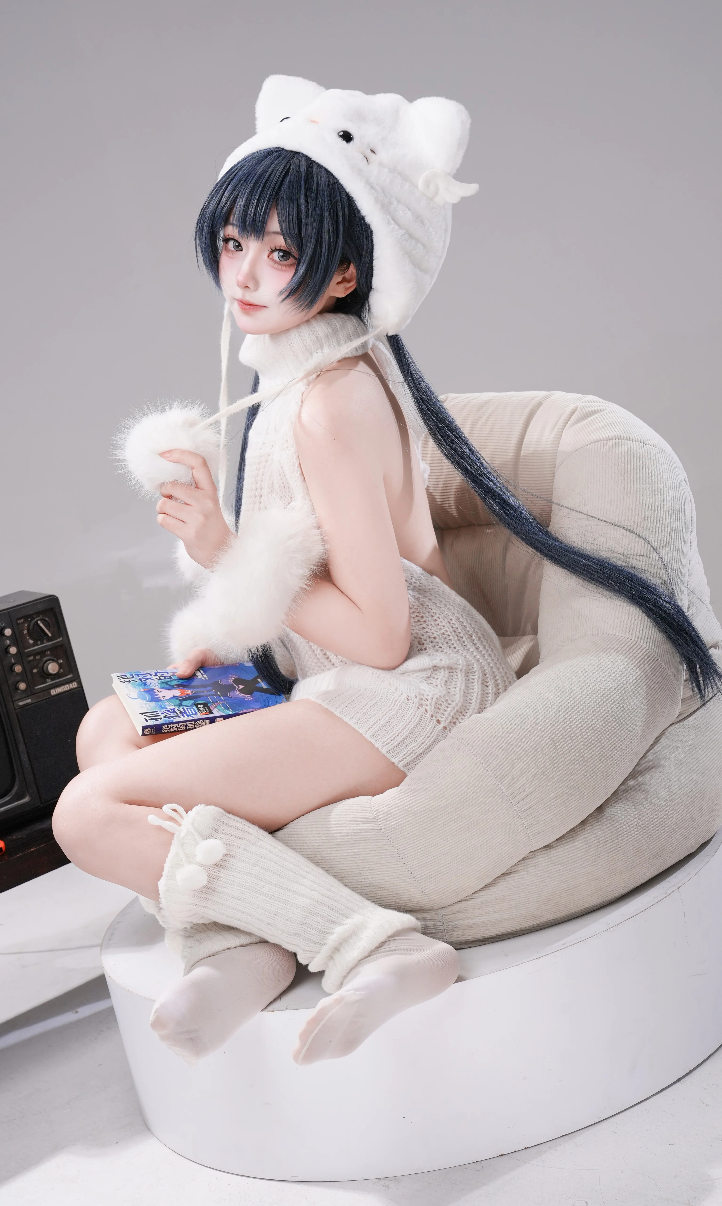 【妃咲cos】蔚蓝档案居家服，白色毛绒针织裙的舒适感 - 第 1 张
