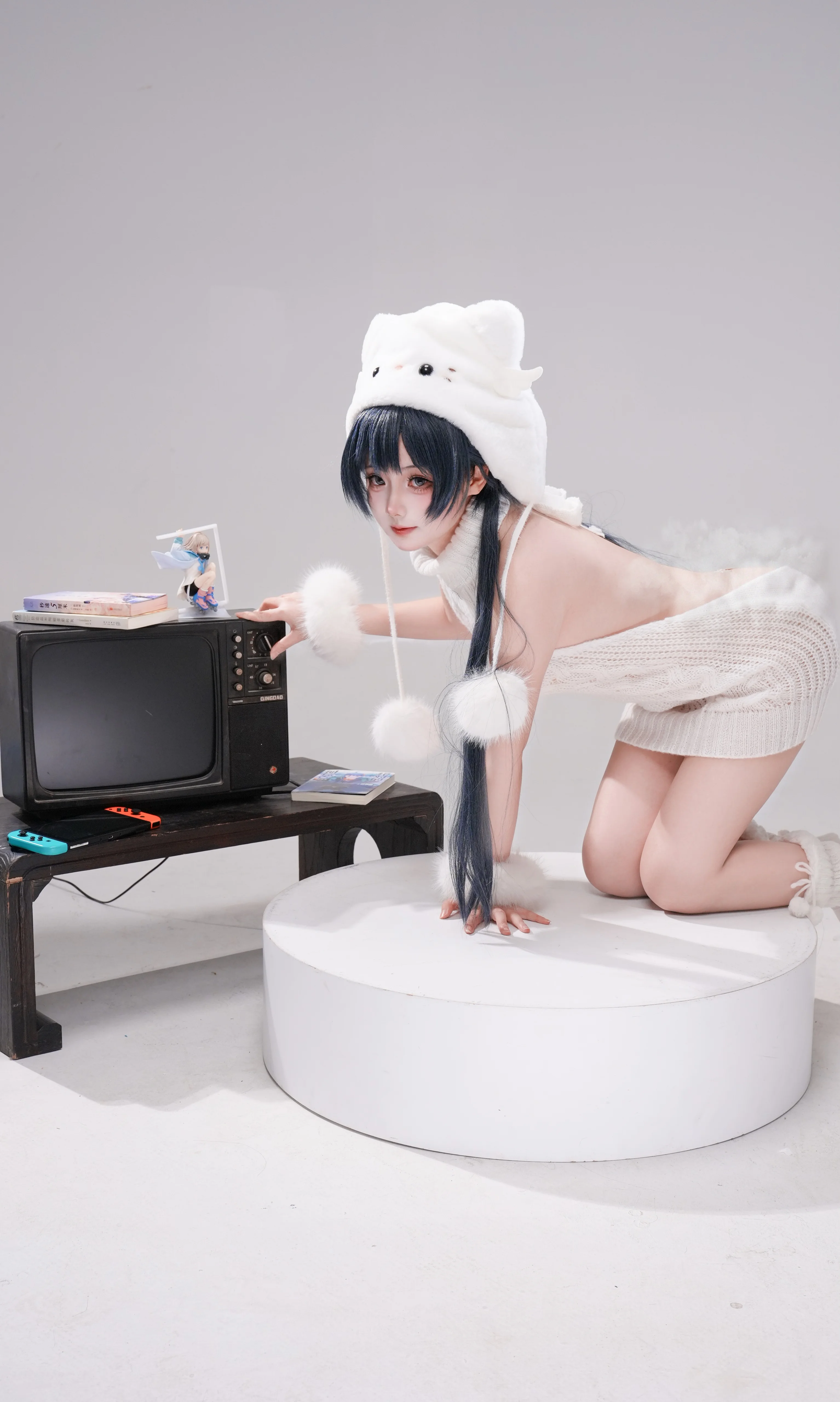 【妃咲cos】居家服的慵懒时光，一起看电视吗？ - 第 1 张