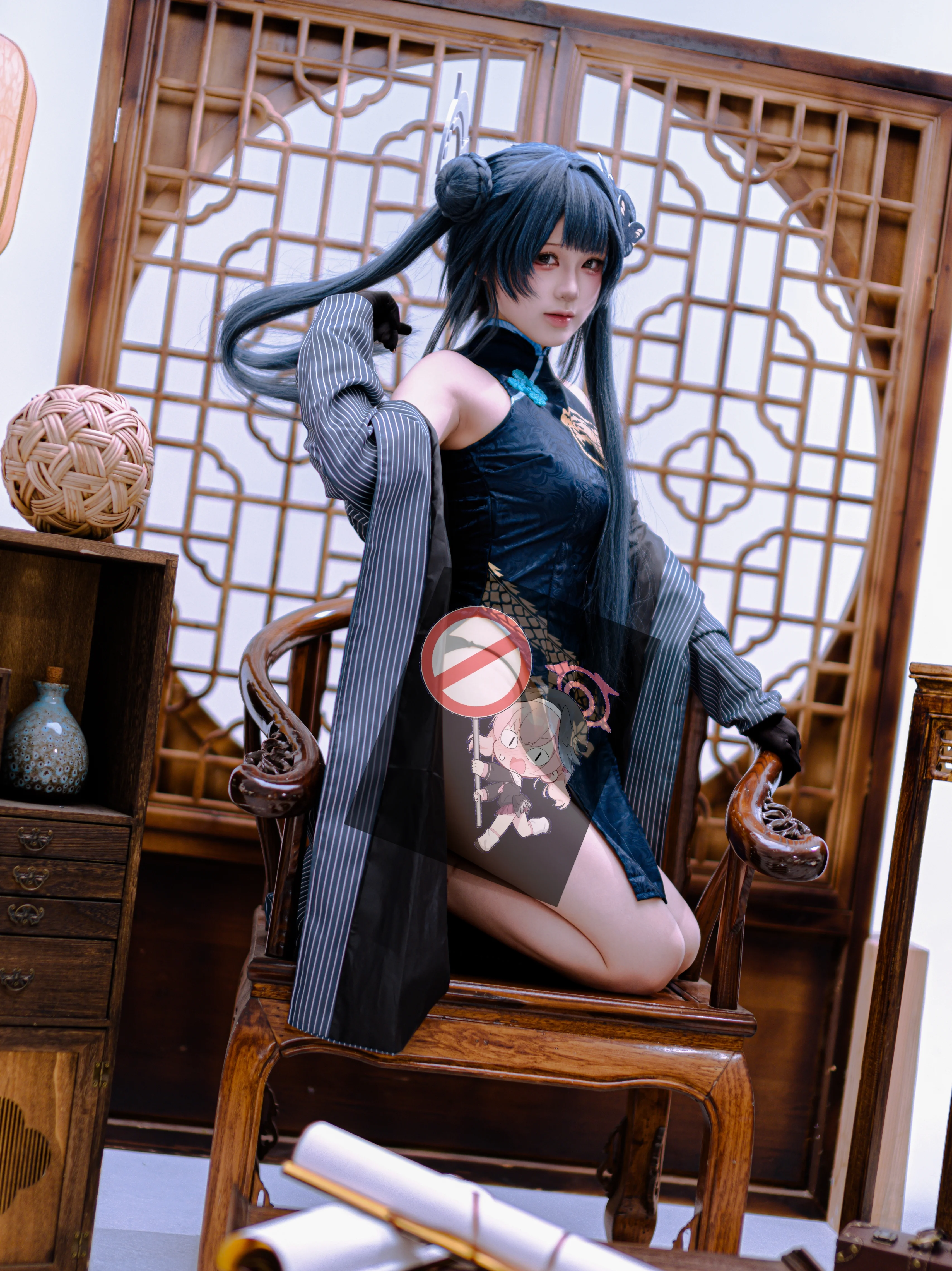 【龙华妃咲cos】蔚蓝档案的华服与光影，定格中式宅邸瞬间 - 第 1 张