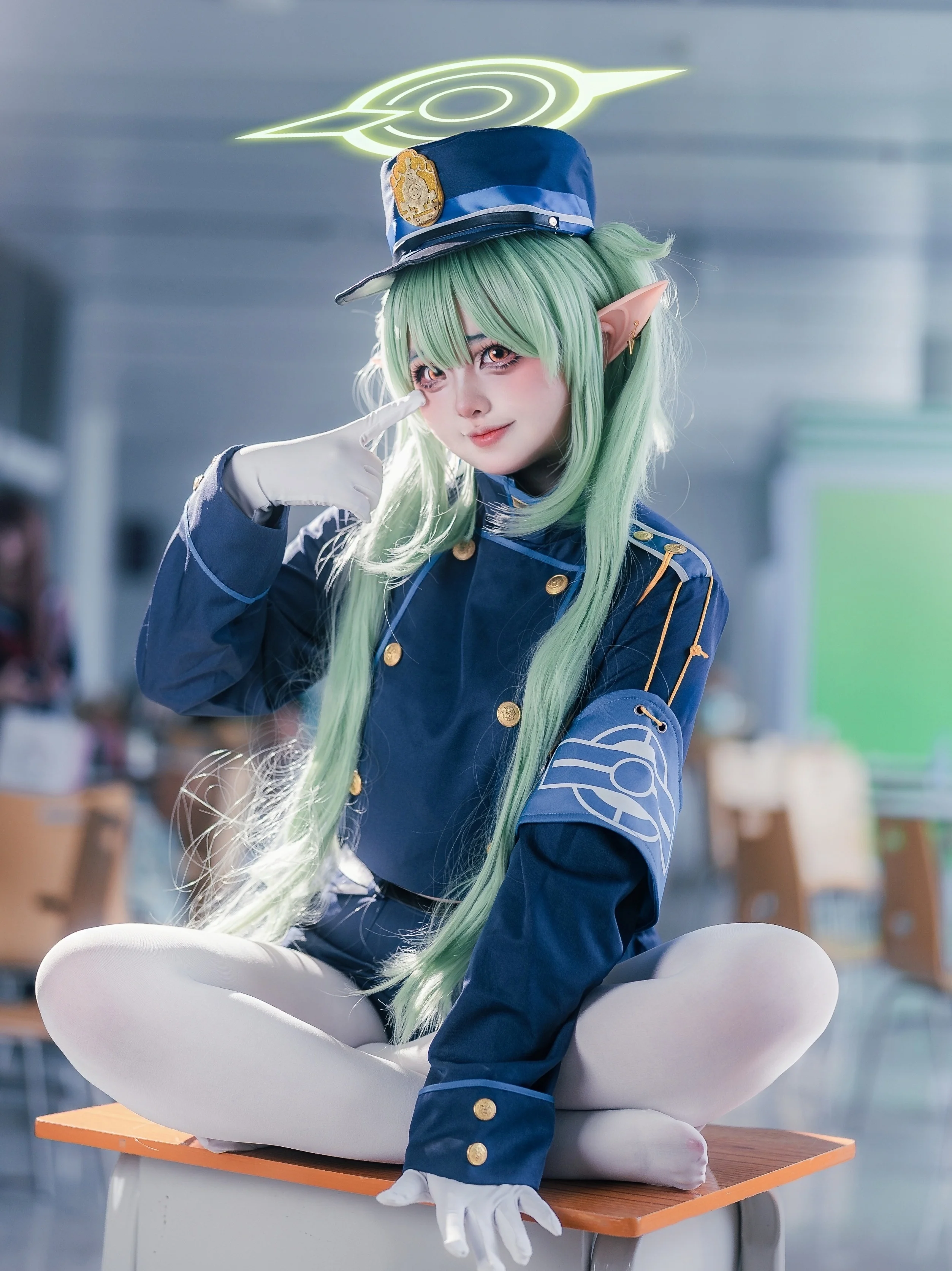 [Tachibana Nozomi cosplay] Blue Archive Highlander Twins: Zako Sensei at the convention - Image 1