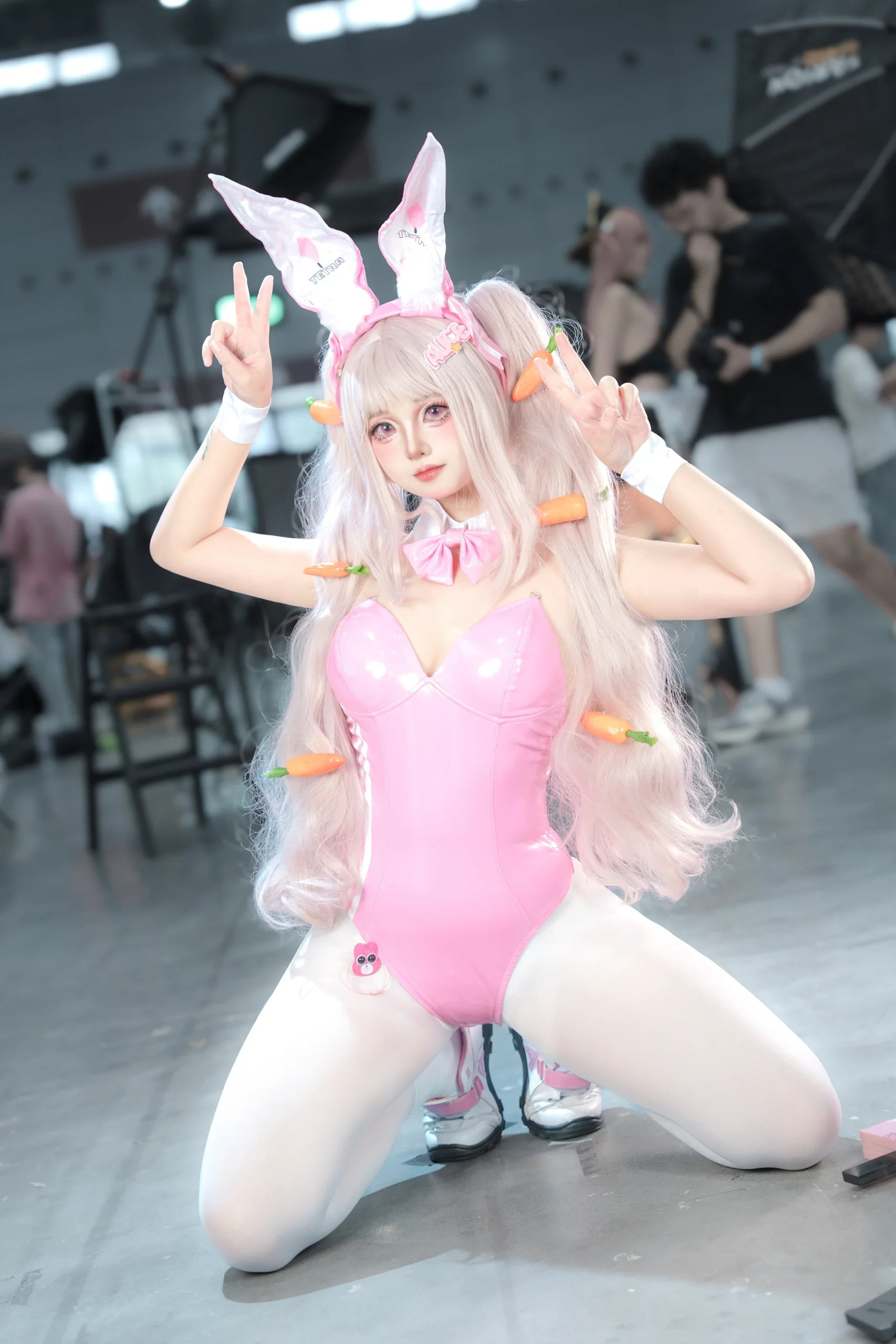 [Alice Cosplay] The Sunny Bunny from GODDESS OF VICTORY: NIKKE, Full of Energy Again Today! - Image 3