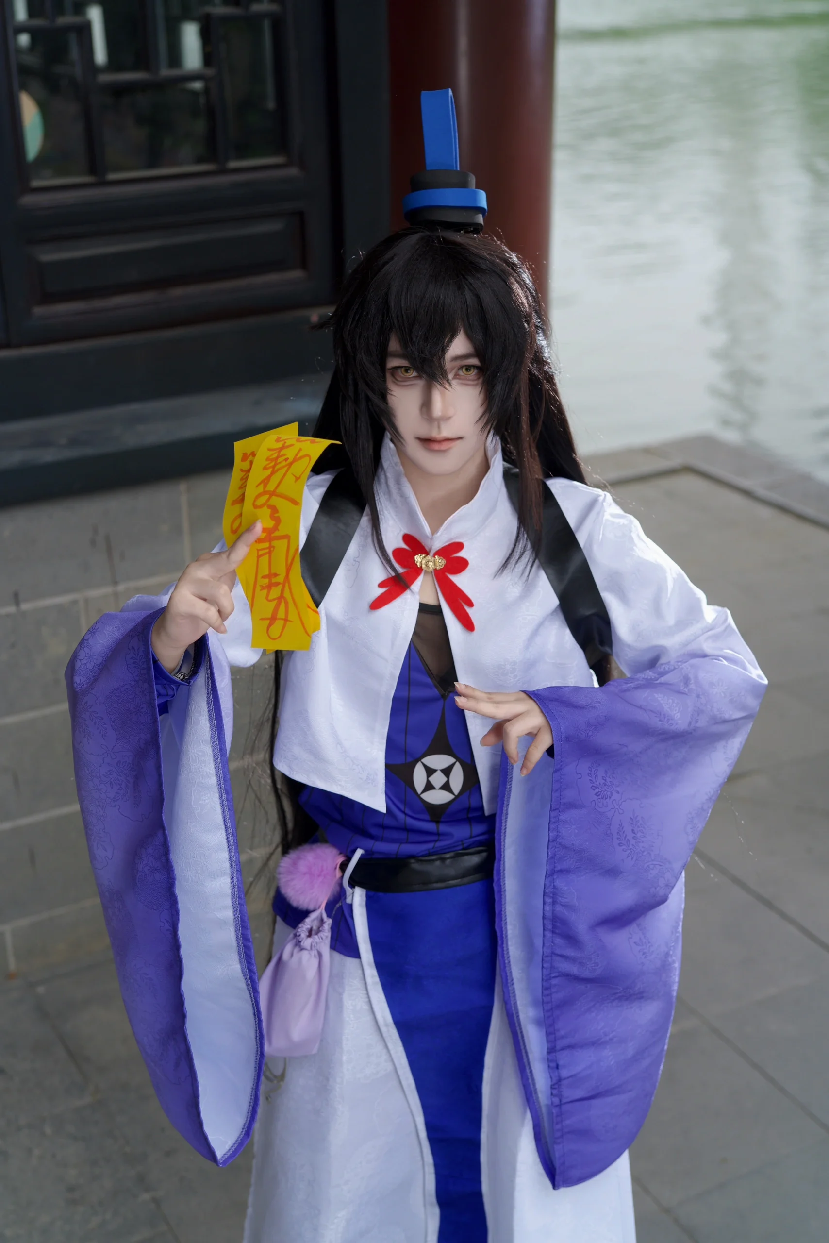 【東方繊雲コスプレ】逍遥津ロケ、クールな目線と赤いリンゴの絶妙な調和 - 9 枚目