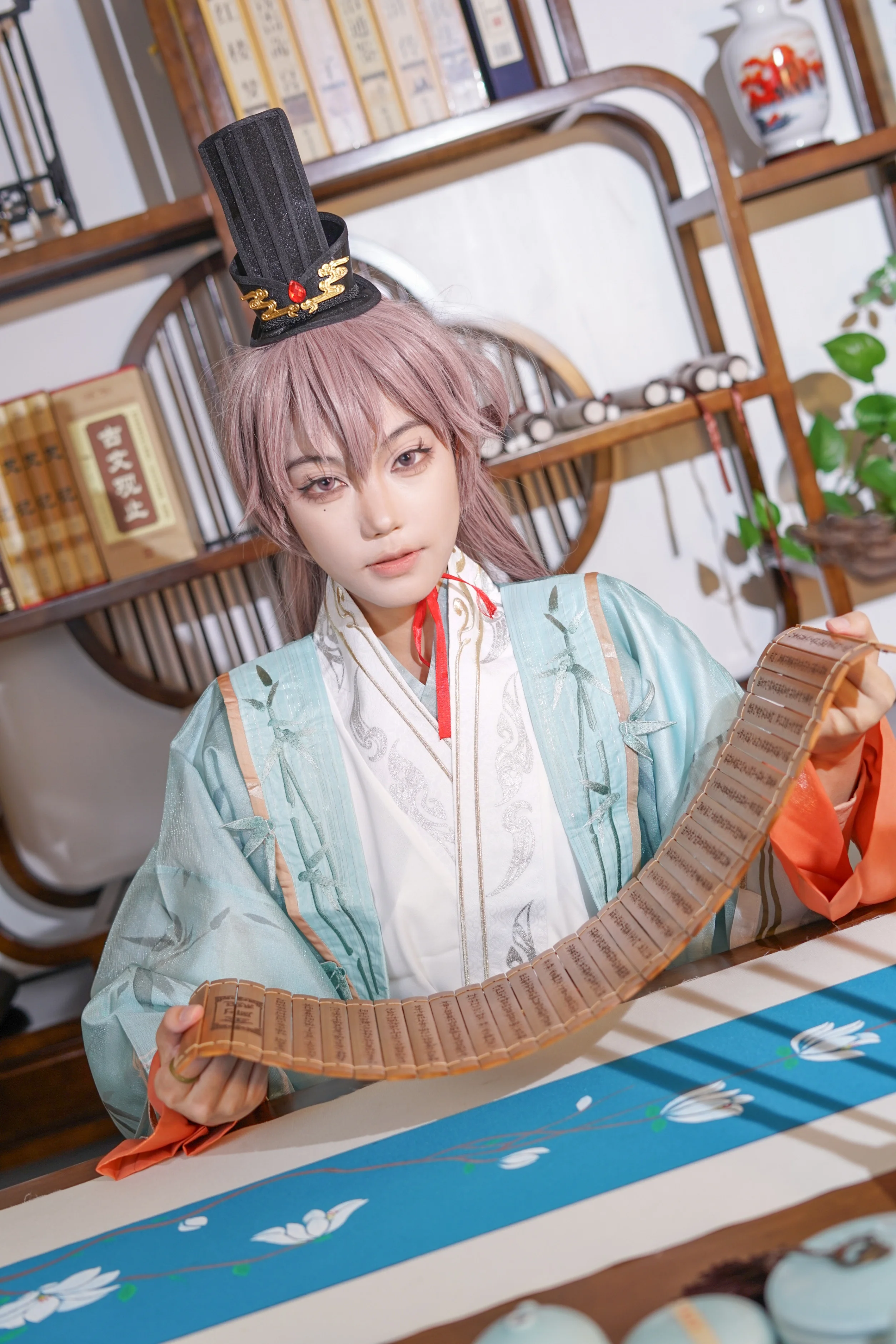 【袁基cos】书卷气与慵懒时刻的碰撞，竹简里的古风碎片 - 第 6 张