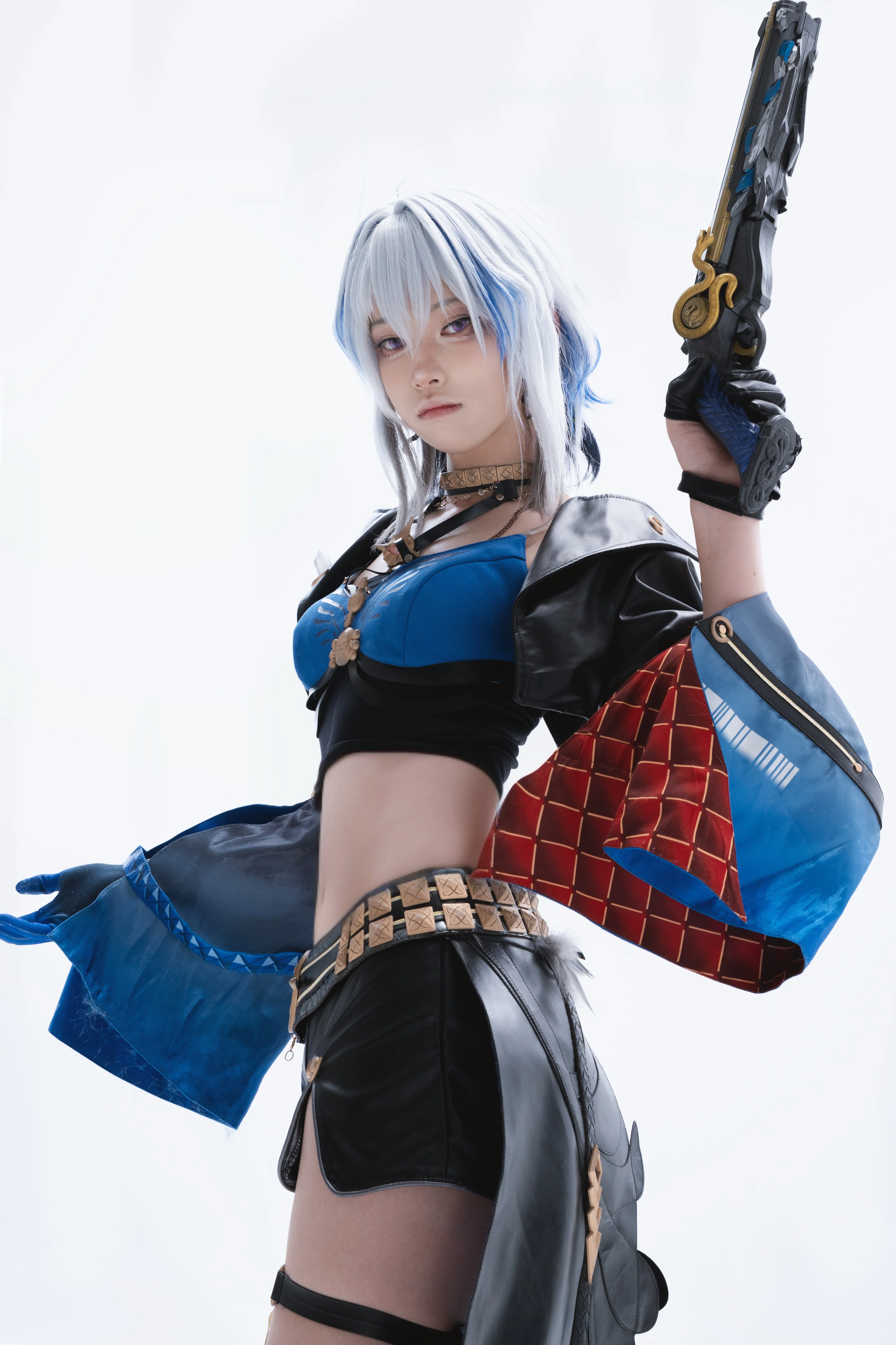 【嘉贝莉娜cos】鸣潮里的战斗少女，利落出枪的瞬间 - 第 1 张