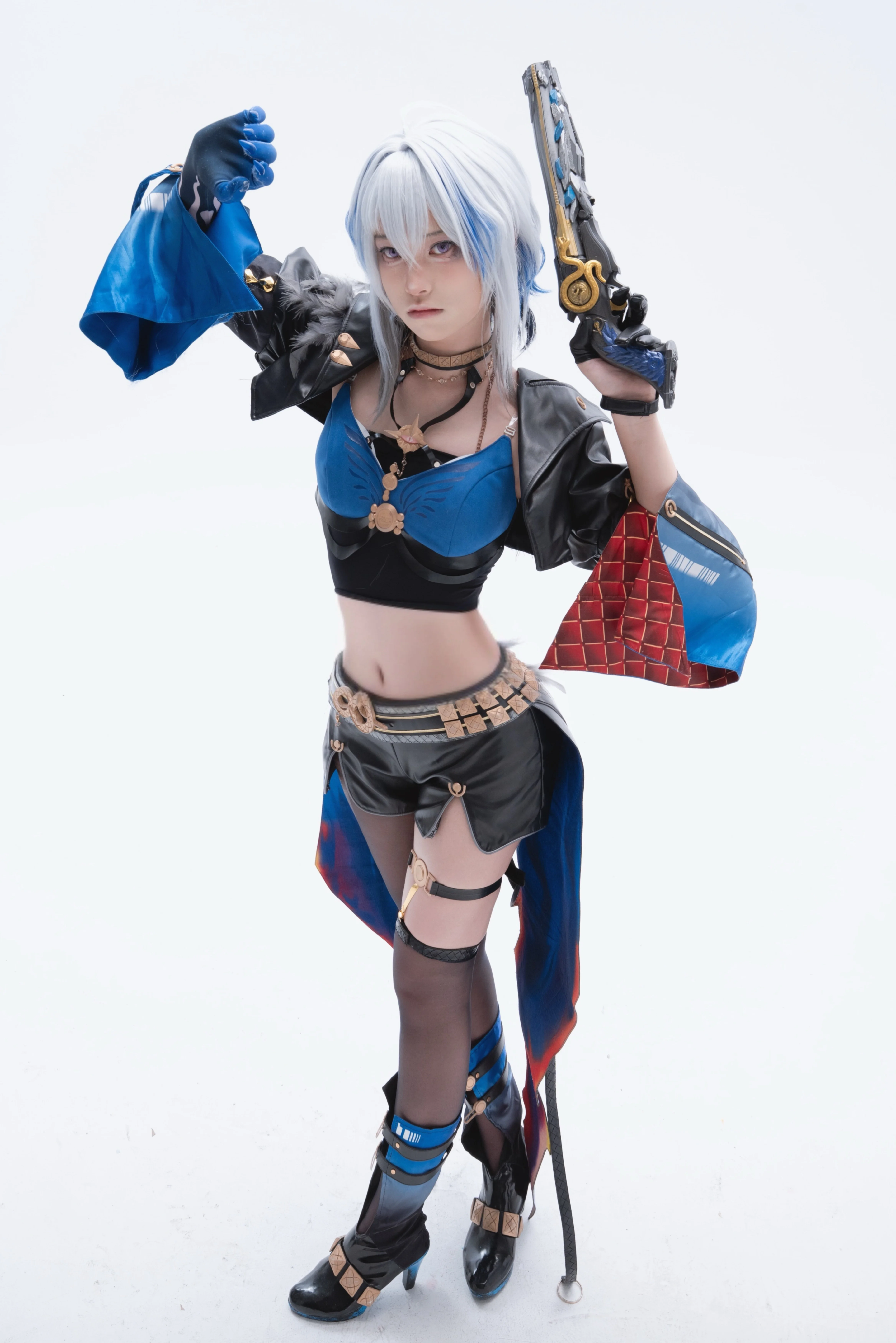 【嘉贝莉娜cos】鸣潮里的战斗少女，利落出枪的瞬间