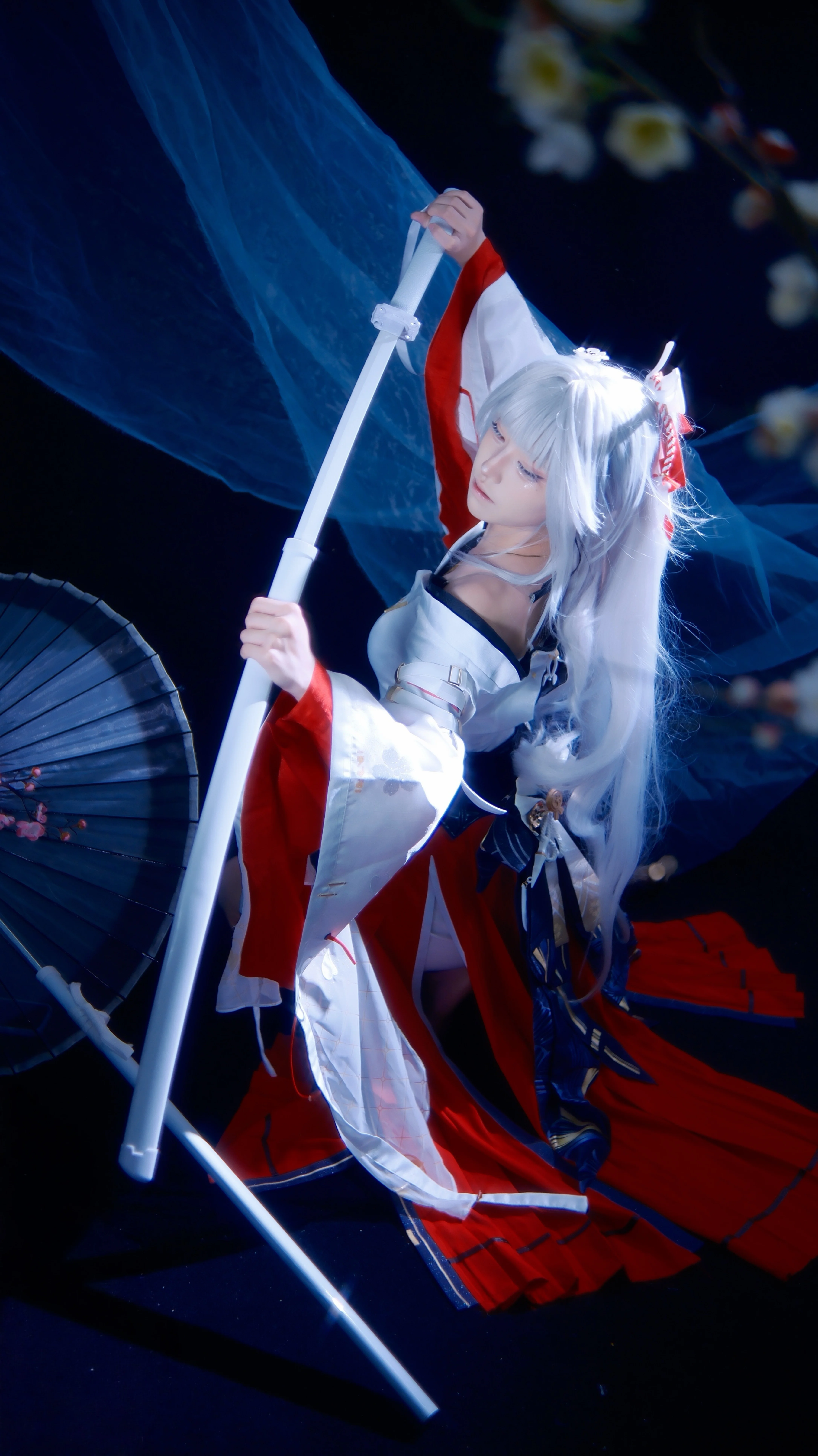 【绯雪cos】鸣潮世界的冷锋，此剑破开过往 - 第 1 张