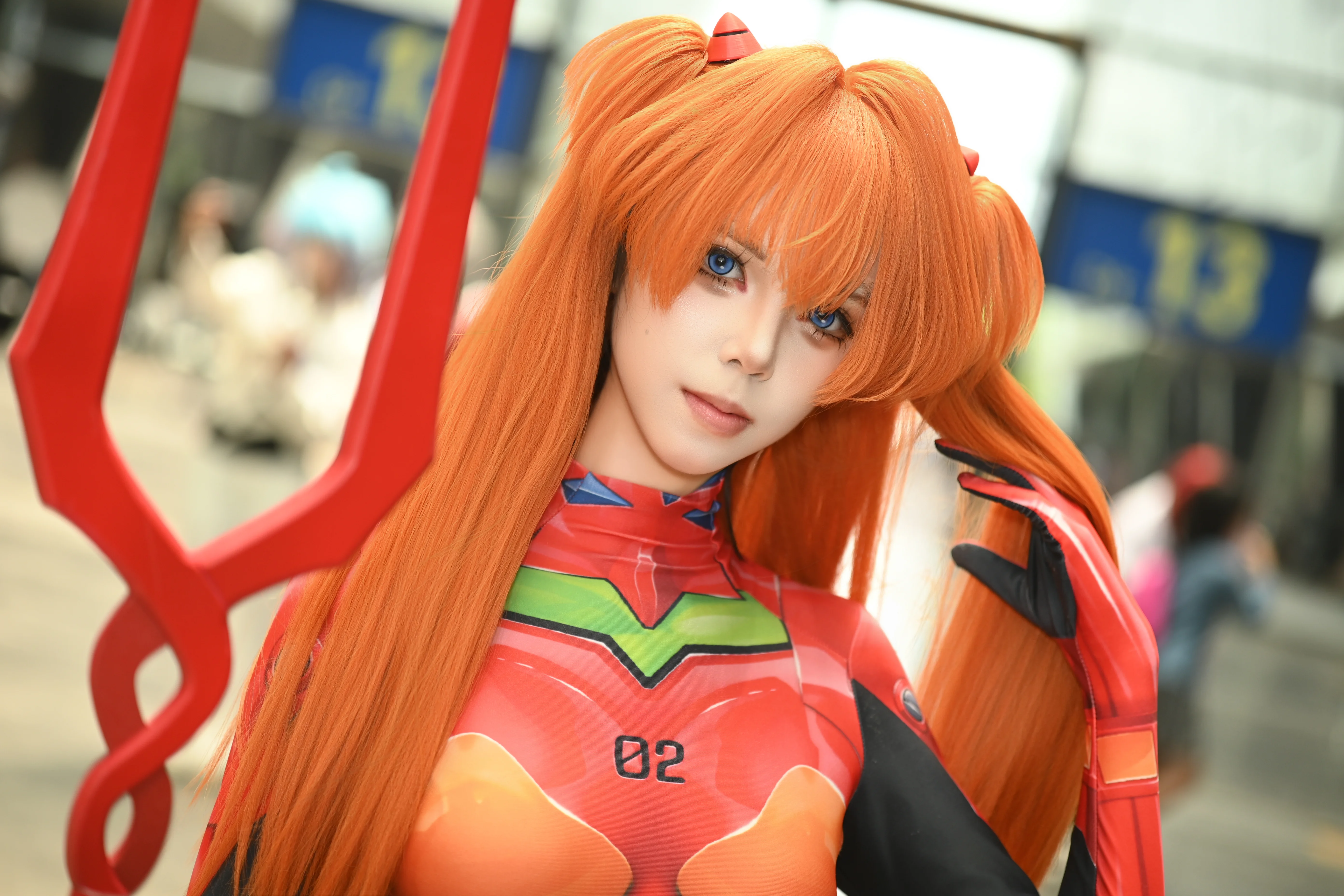 【明日香cos】新世纪福音战士的红色战斗服与持枪特写