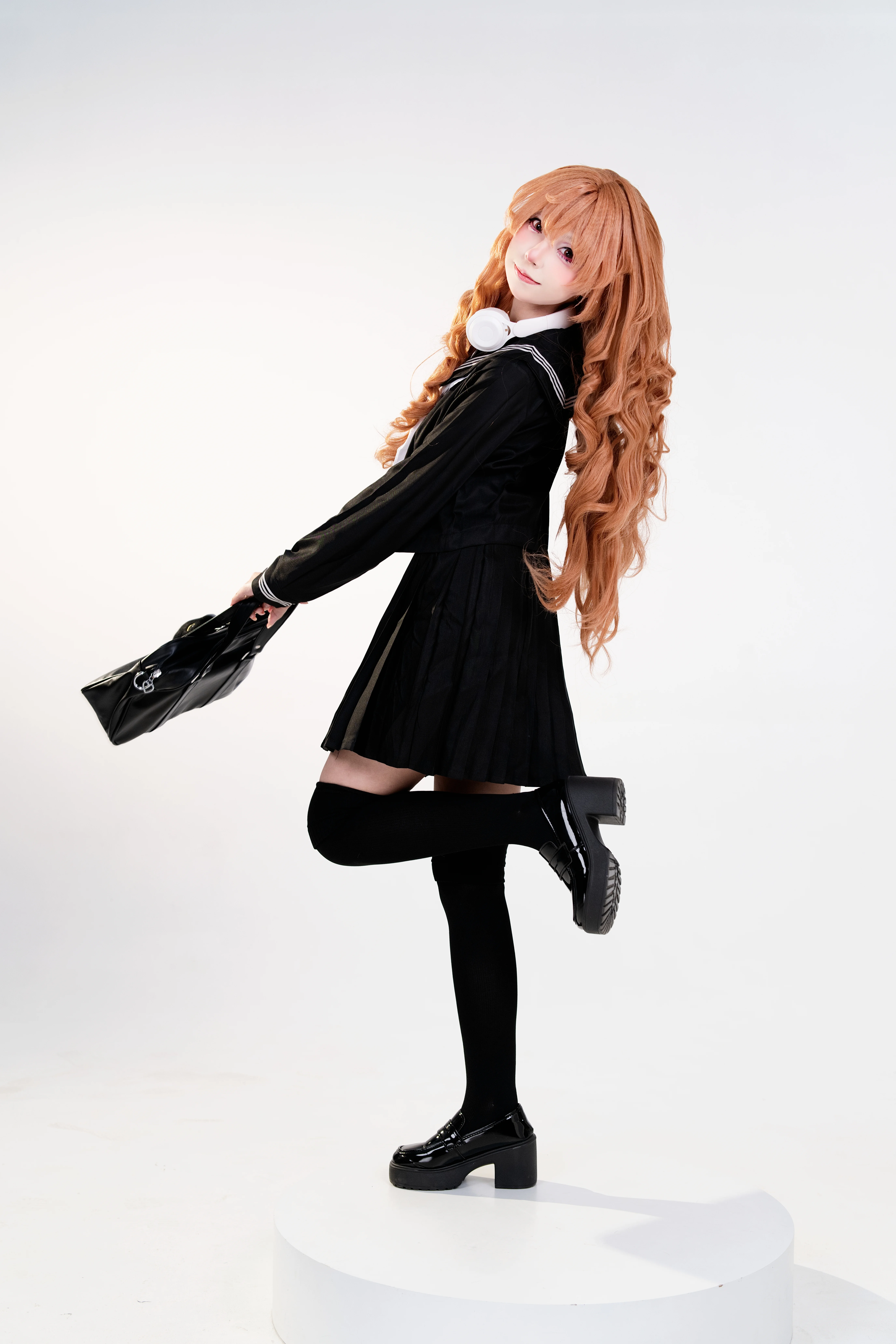 【逢坂大河cos】龙与虎掌中萌虎的水手服木刀造型