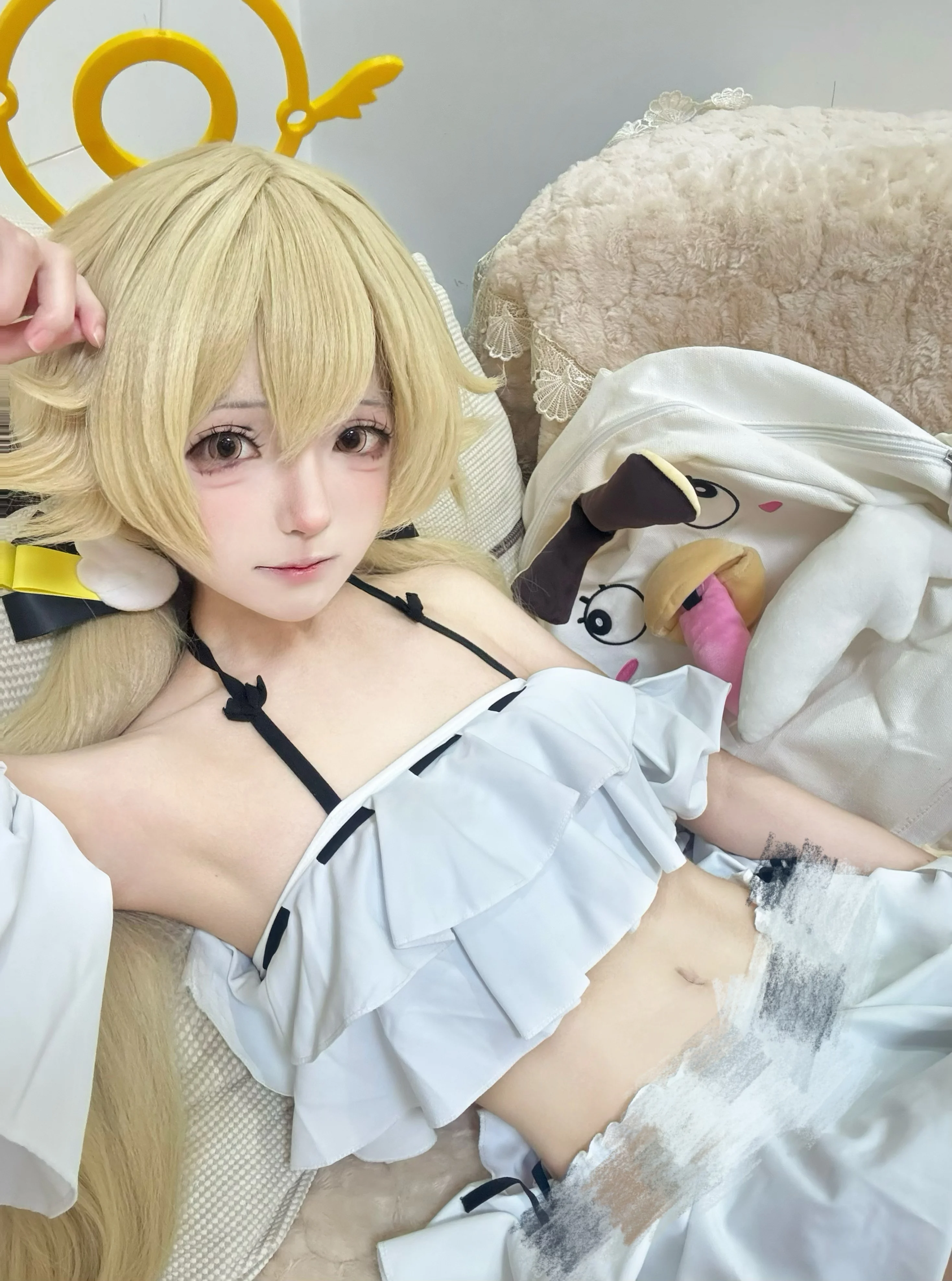【日富美cos】蔚蓝档案泳装造型，轻松居家风的夏日记录