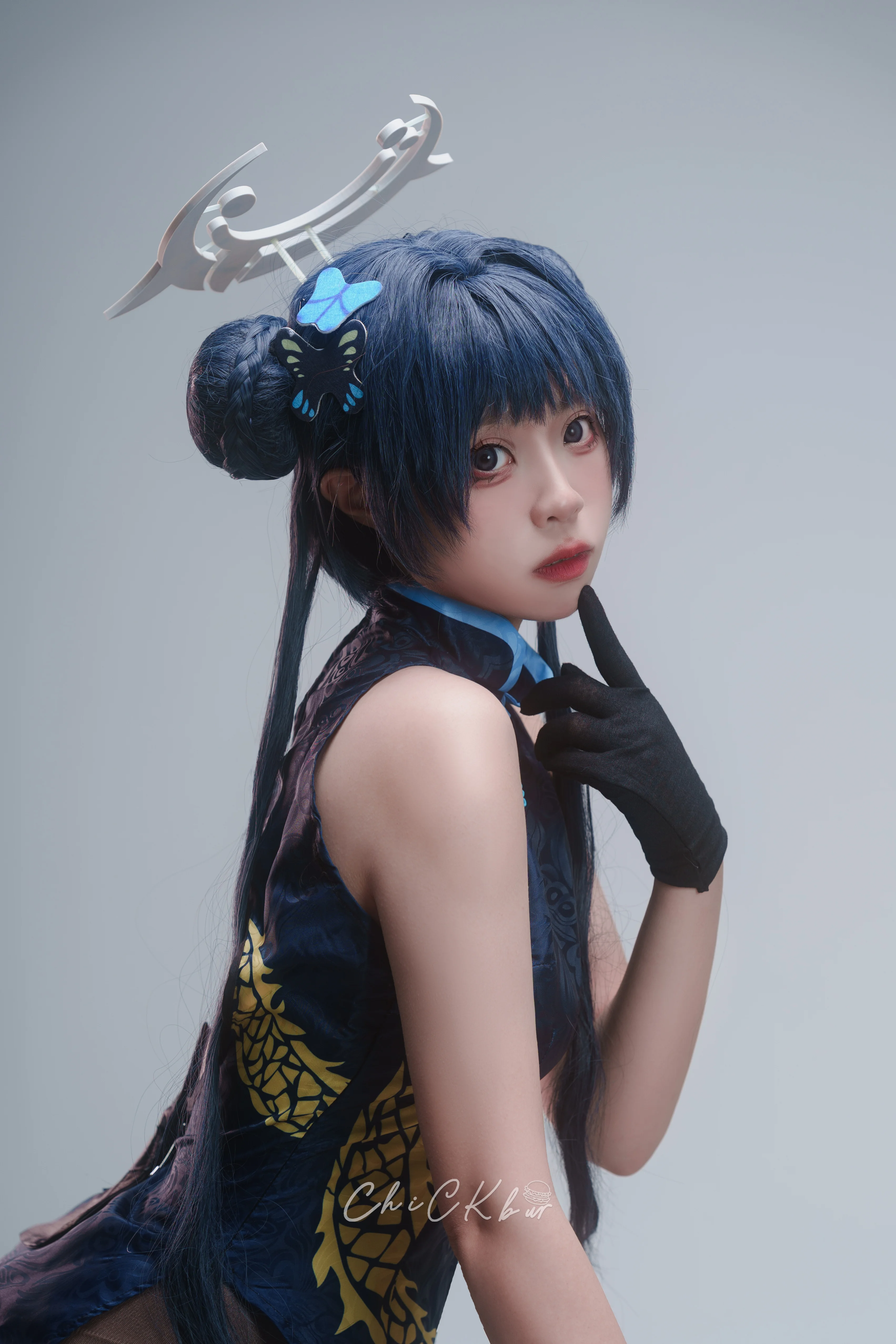 【龙华妃咲cos】蔚蓝档案，黑丝高跟与改良旗袍的中华风张力 - 第 2 张