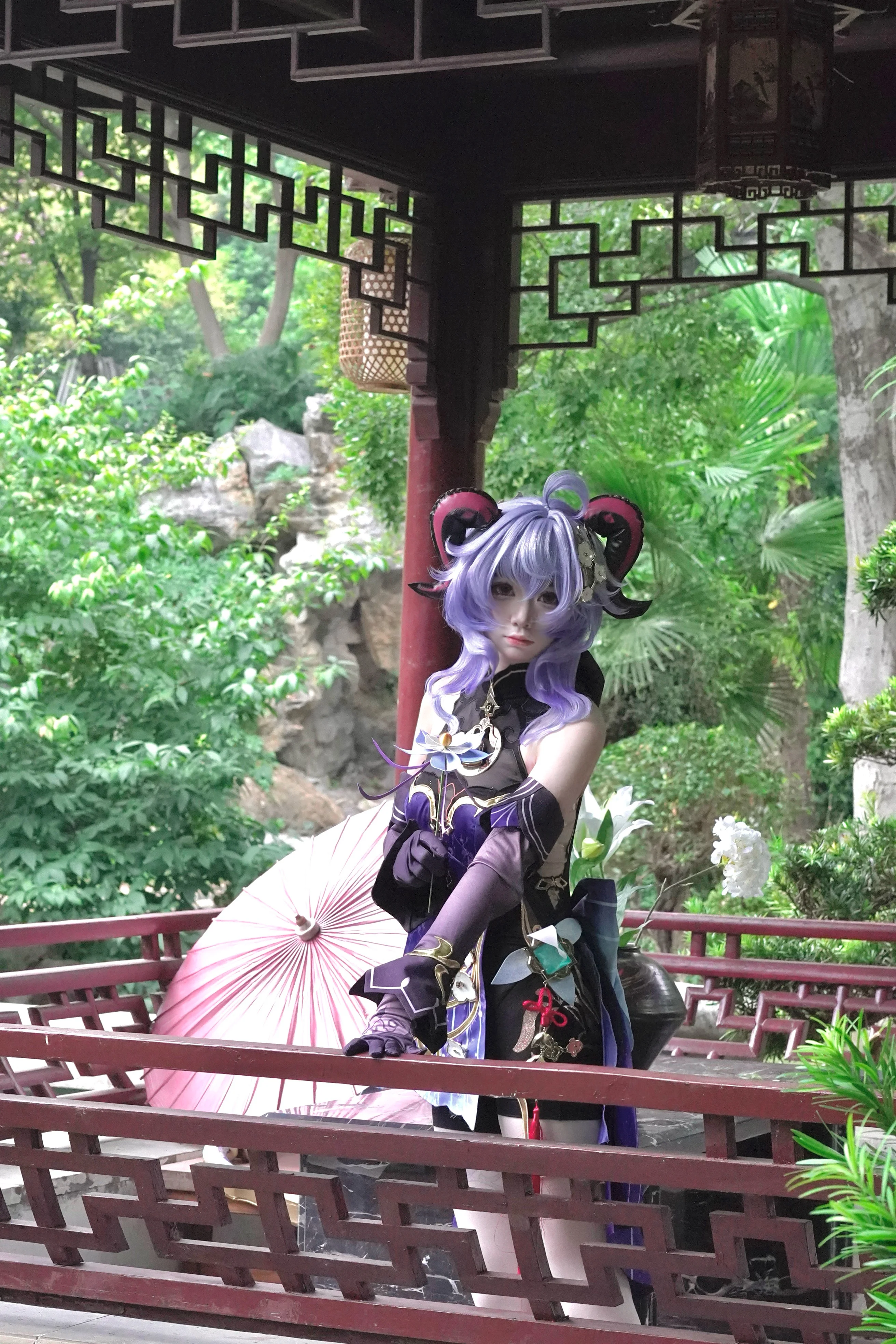 【甘雨cos】原神海灯节，中式庭院里的听雨时光 - 第 1 张