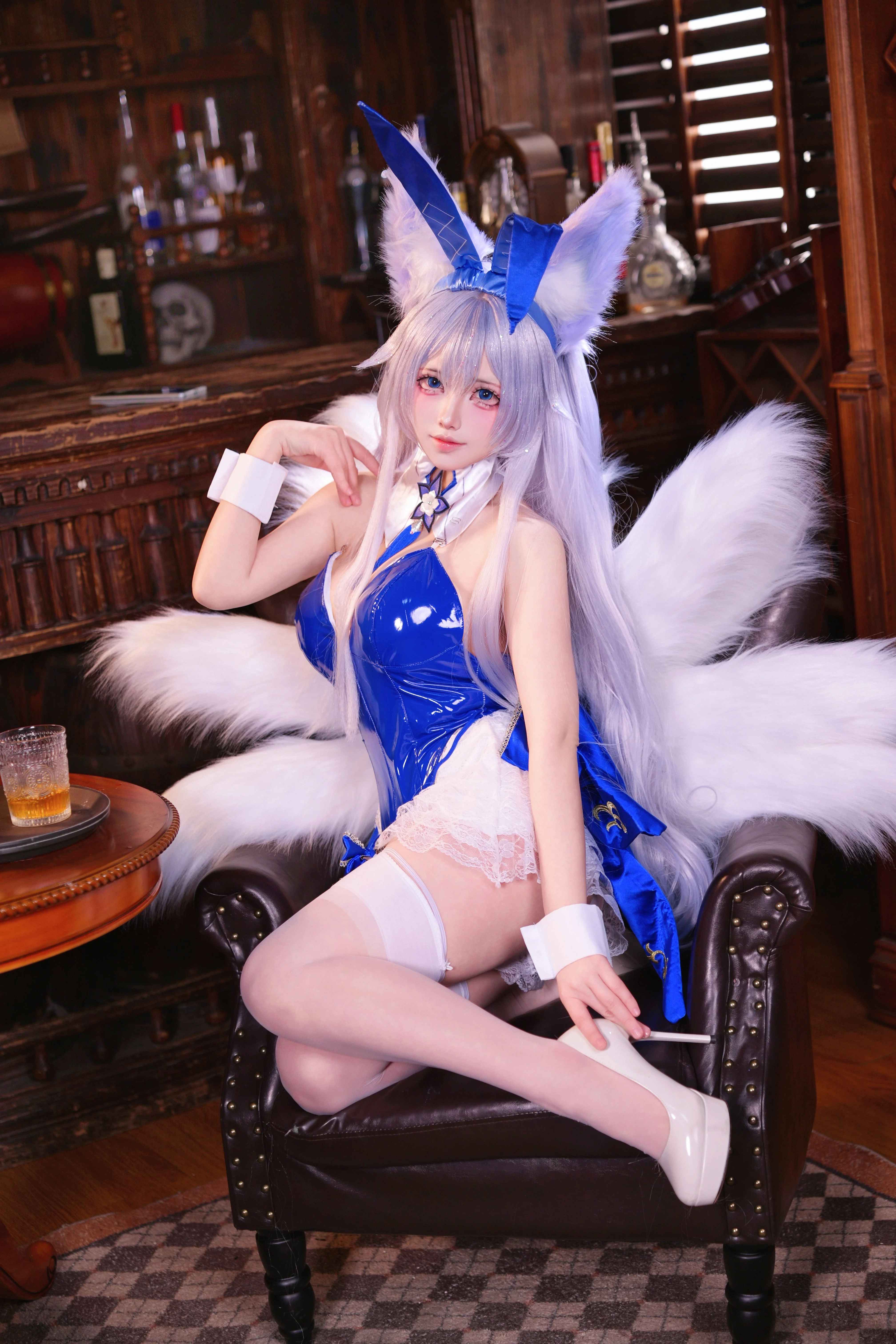 【信浓cos】碧蓝航线复古酒吧里的漆皮狐耳兔女郎
