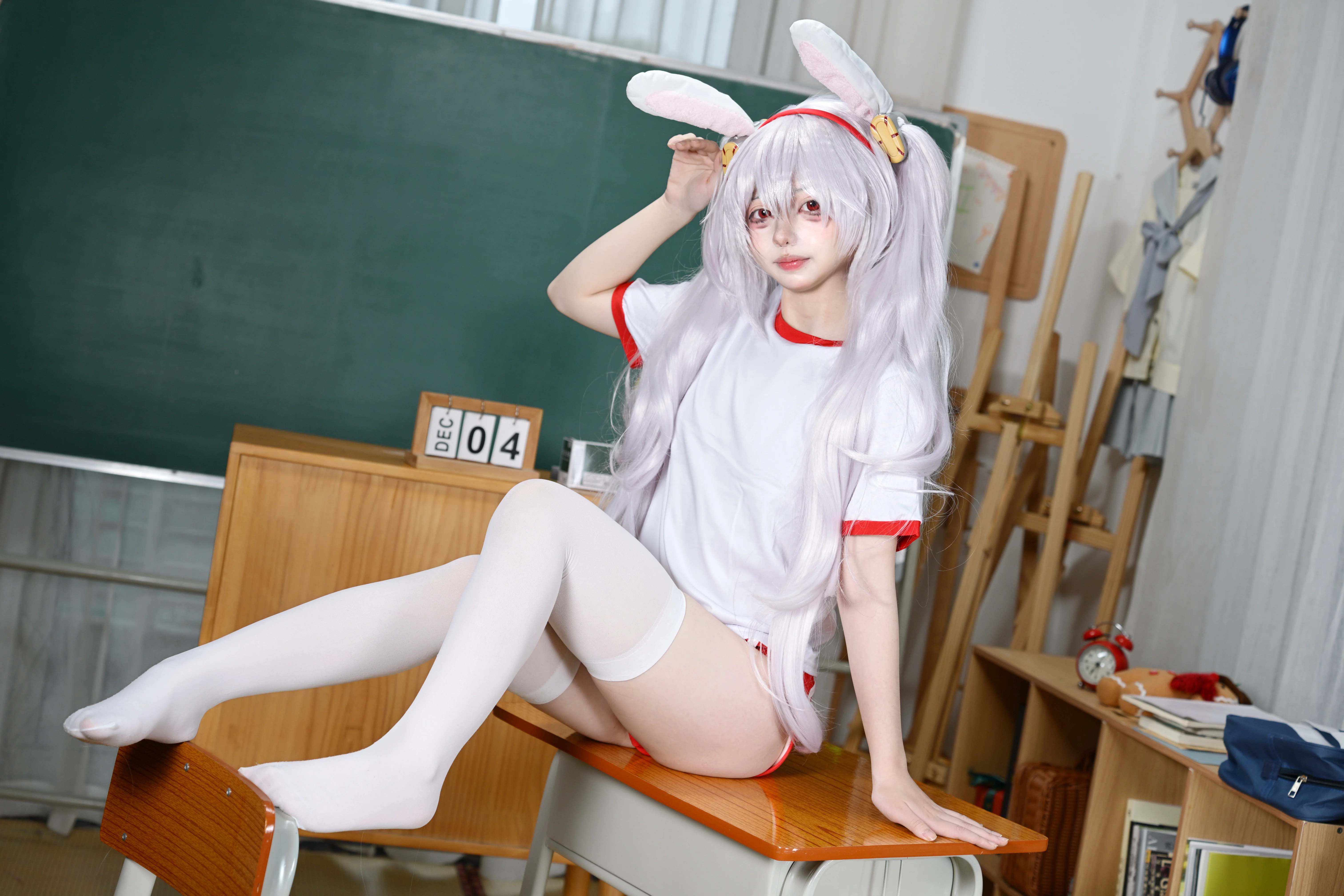 【拉菲cos】白鹰体操服的慵懒日常，教室里的白丝小兔