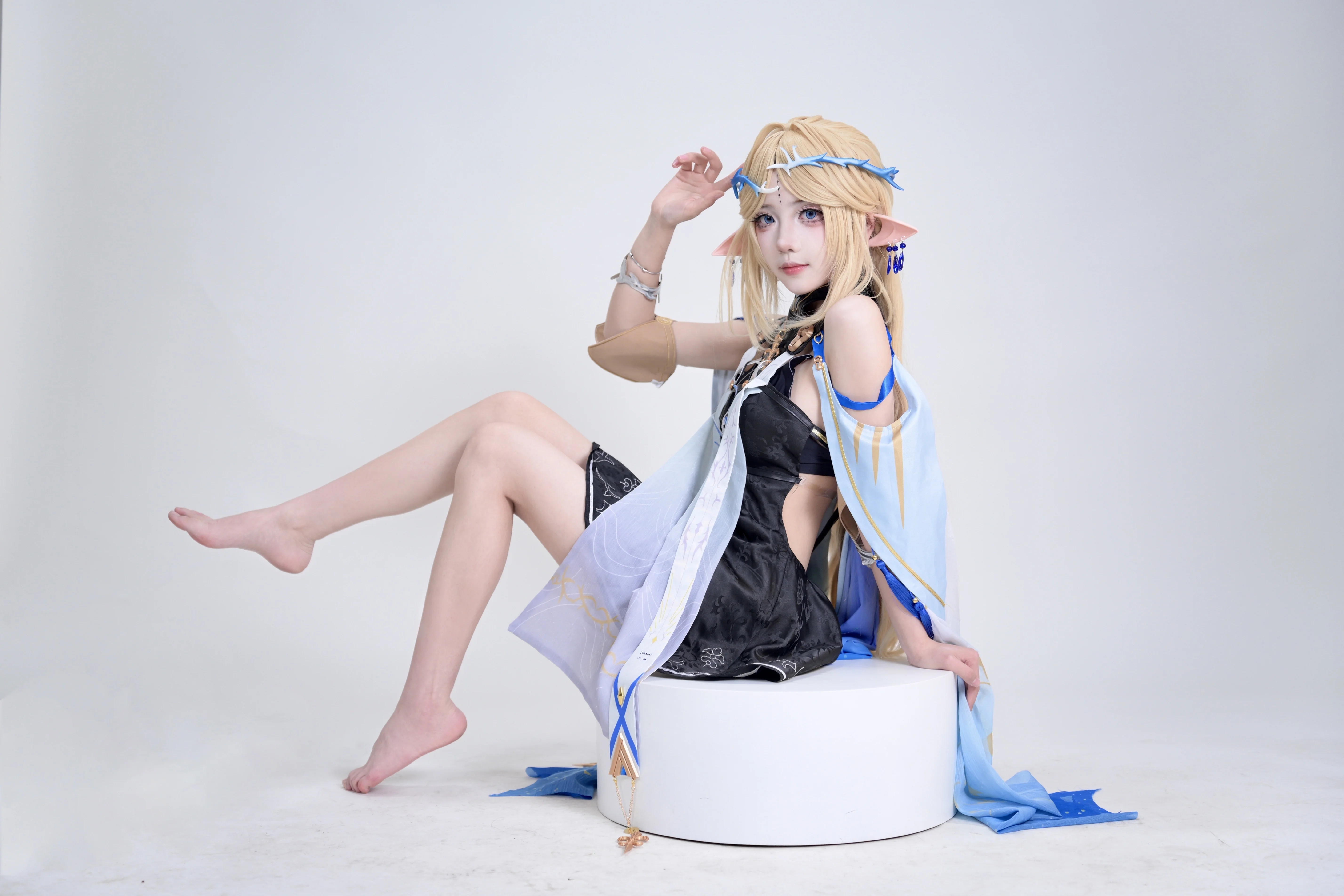 【卡提希娅cos】白棚高调光影下的精灵少女 - 第 7 张