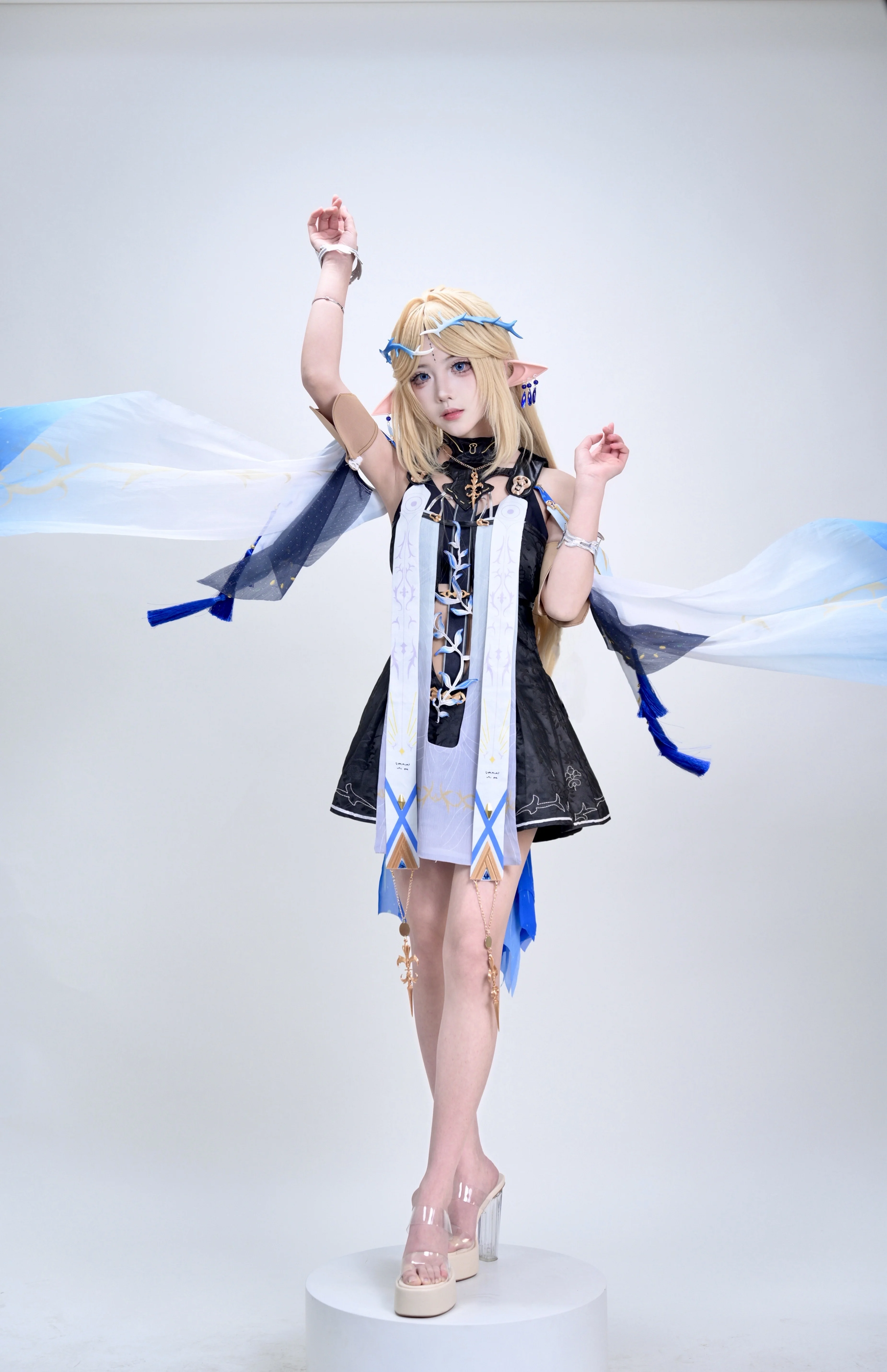 【卡提希娅cos】白棚高调光影下的精灵少女 - 第 8 张