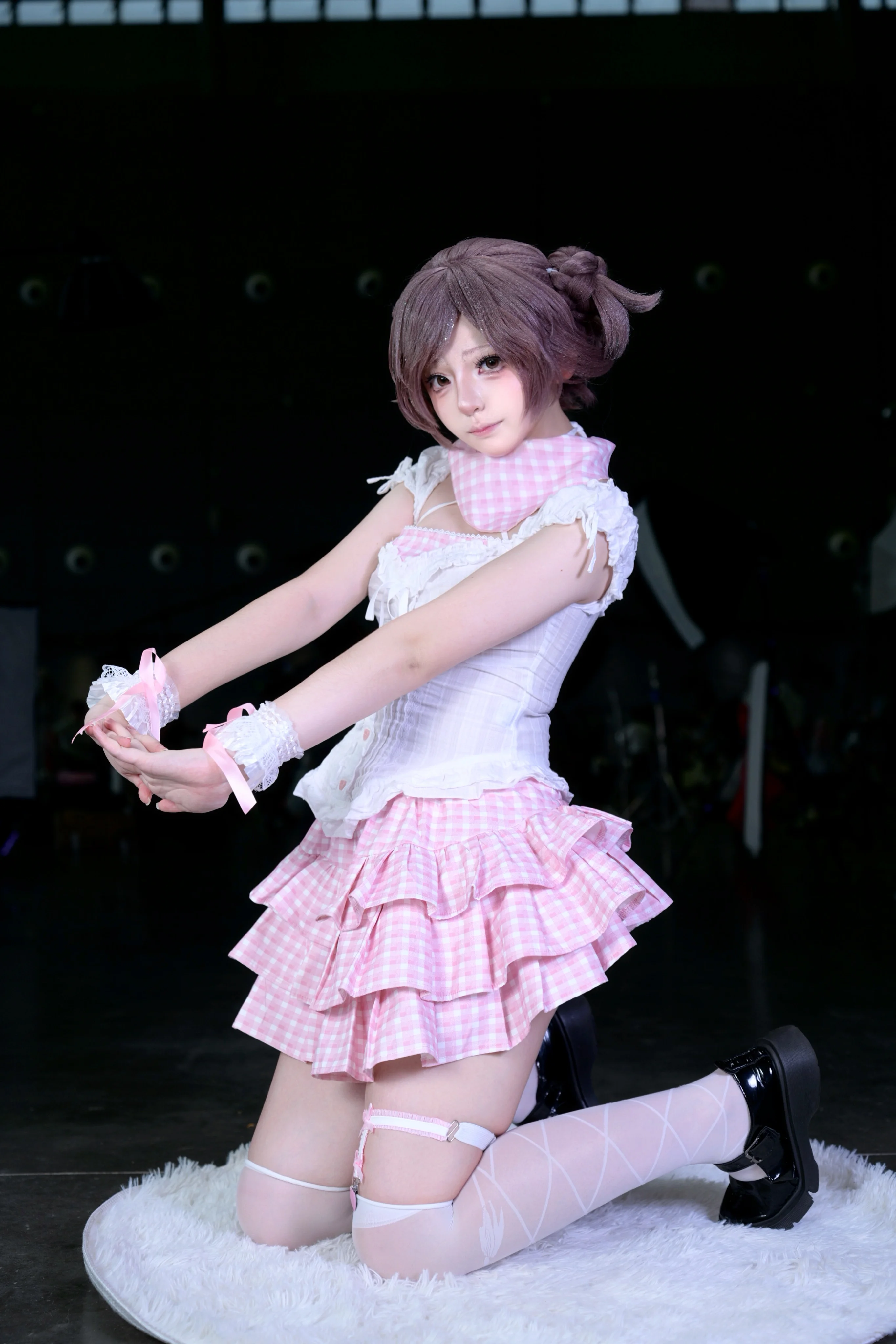 【小松奈奈cos】这套粉色格纹的场照，命运的齿轮开始转动 - 第 1 张