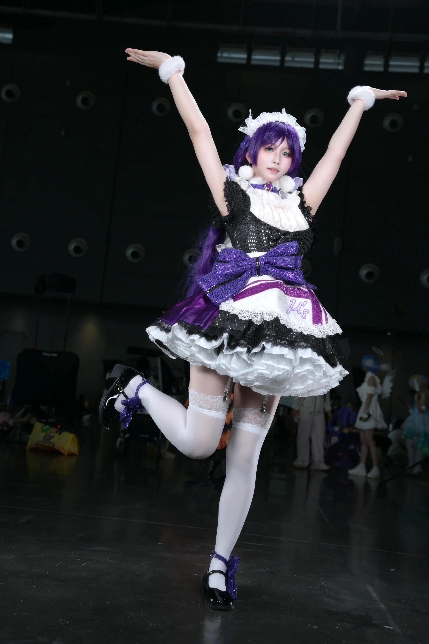 【东条希cos】LoveLive! 漫展场照，这套紫色女仆装太喜欢了 - 第 2 张