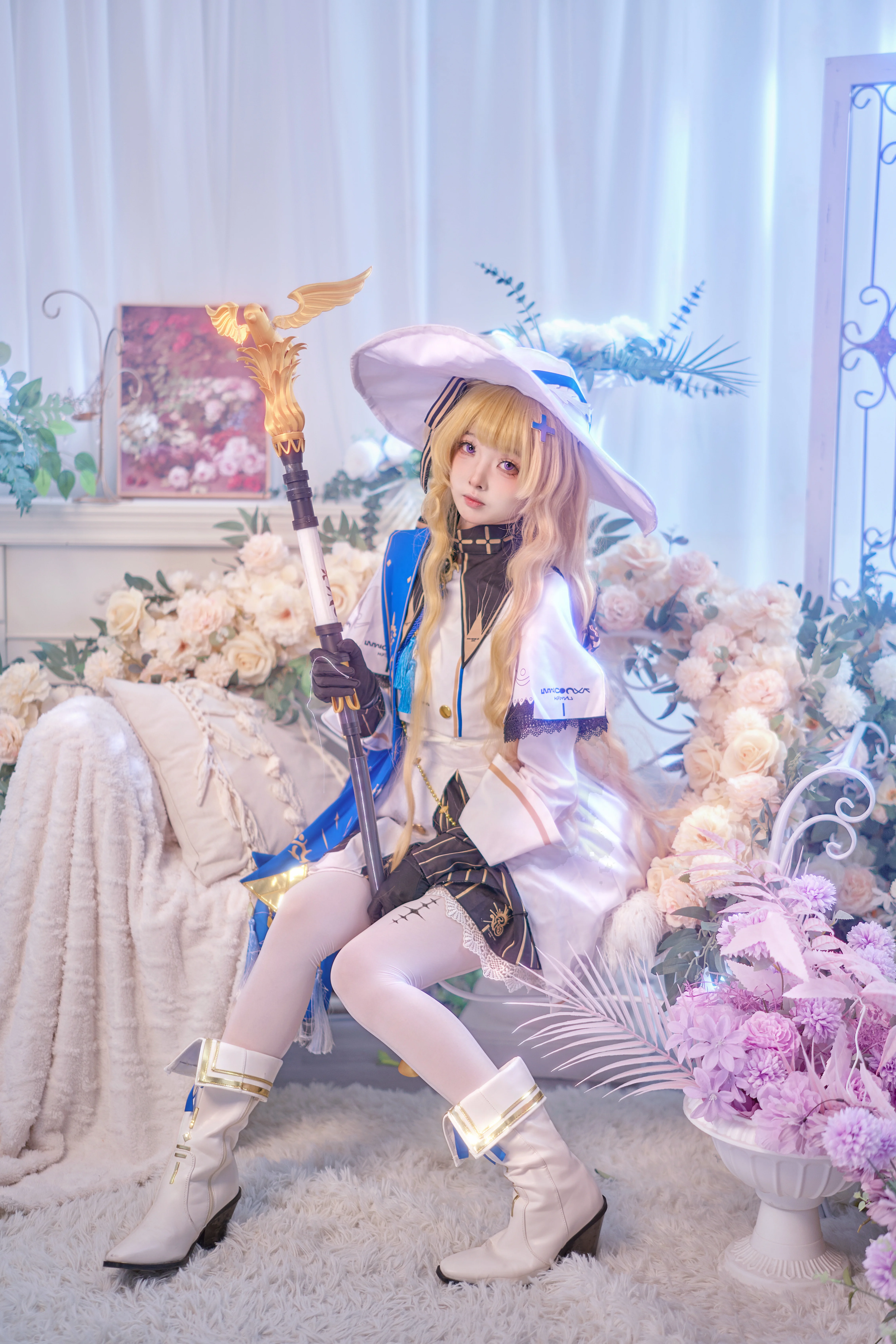 【菲比cos】鸣潮纯白梦境里的魔法书与法杖 - 第 2 张