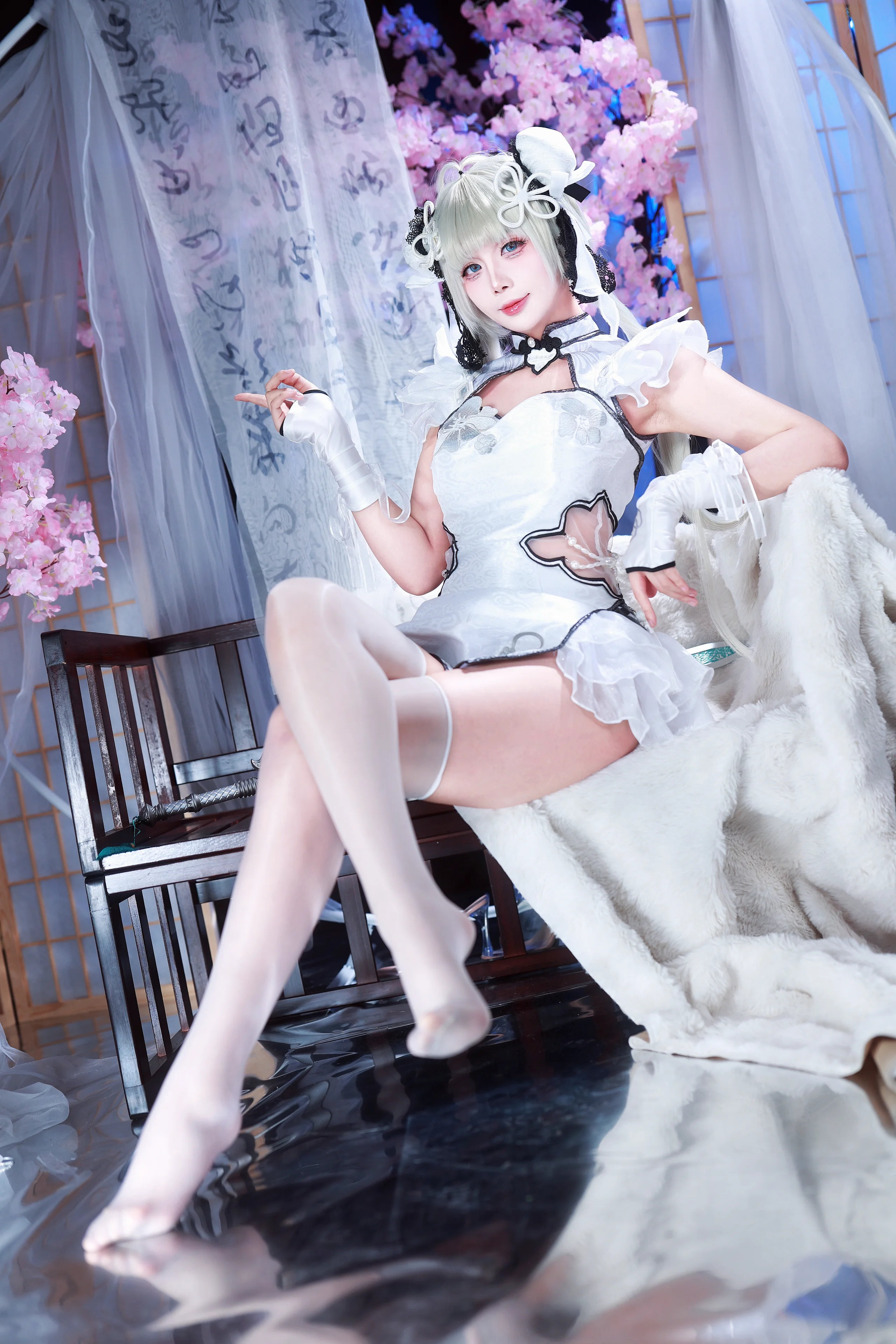 【殷紫萍コスプレ】NARAKA: BLADEPOINT 白旗袍アレンジ、清廉な空気感与长剑のレンズ融合 - 2 枚目