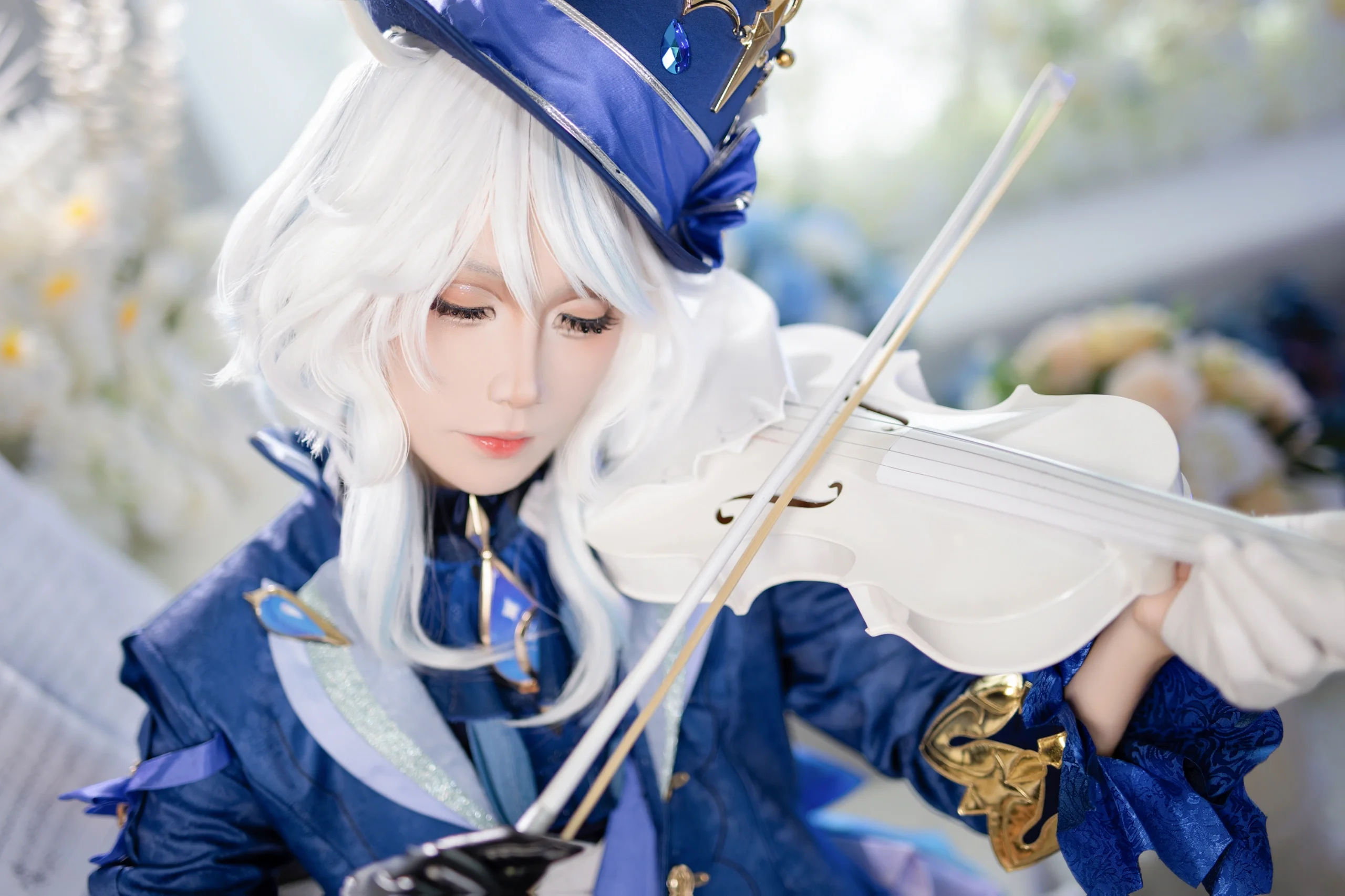 【芙宁娜cos】原神水神降临，罪人舞步旋诠释守护与审判 - 第 1 张