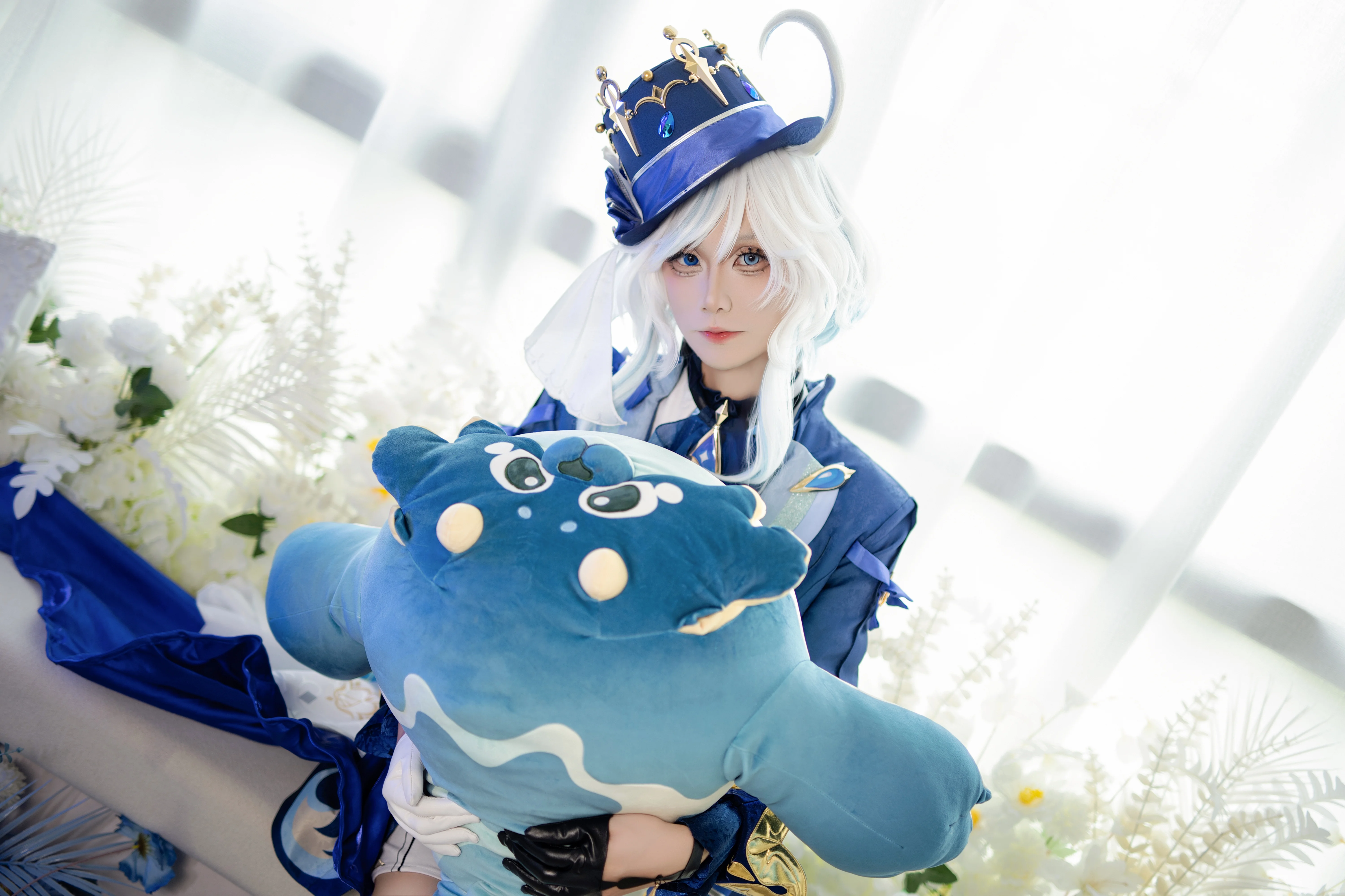 【芙宁娜cos】原神水神降临，罪人舞步旋诠释守护与审判 - 第 2 张