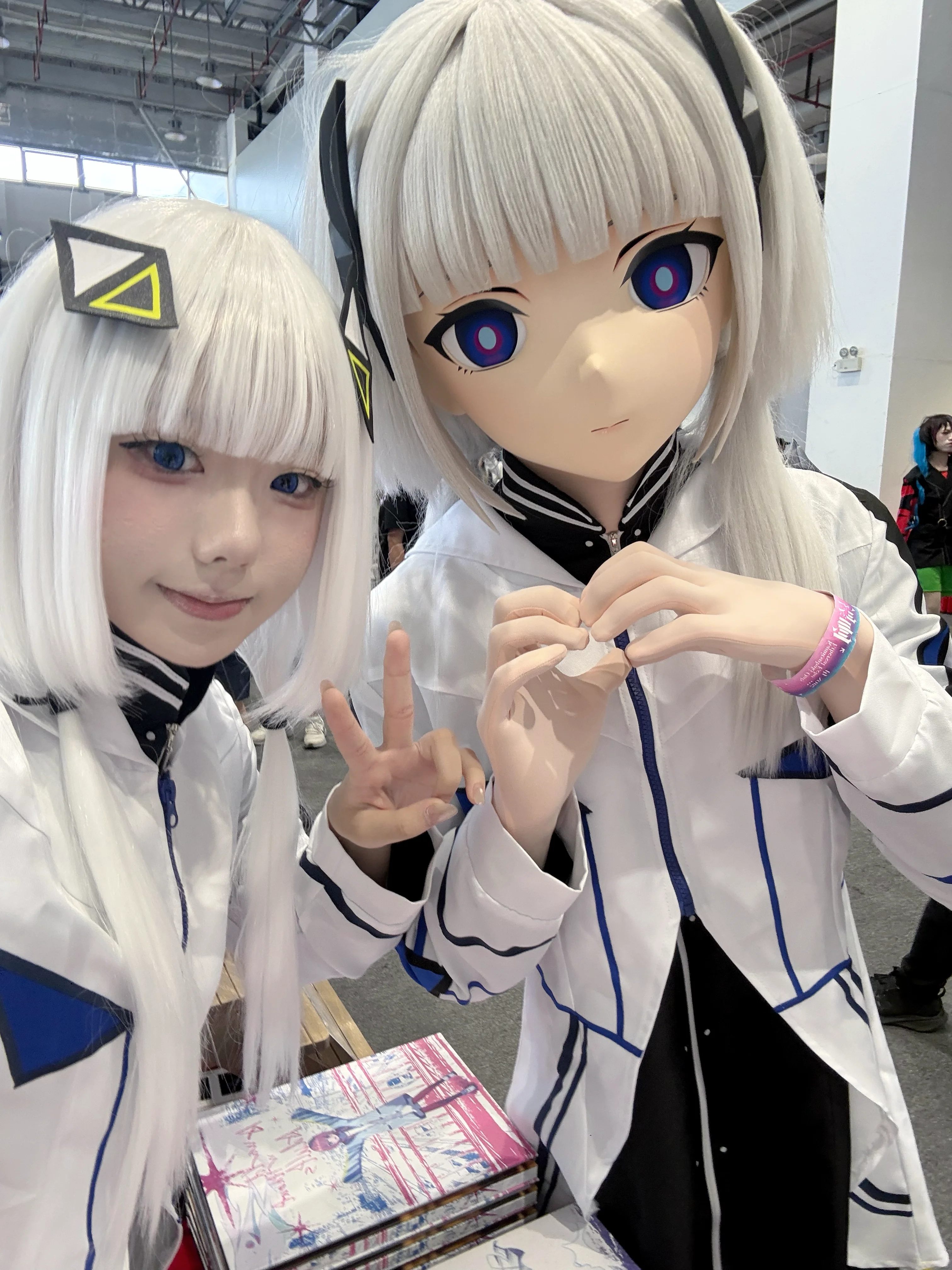[Kafu cosplay] On the Day of Guangzhou KAMITSUBAKI STUDIO Only, This White and Blue Jacket is So Photogenic - Image 3