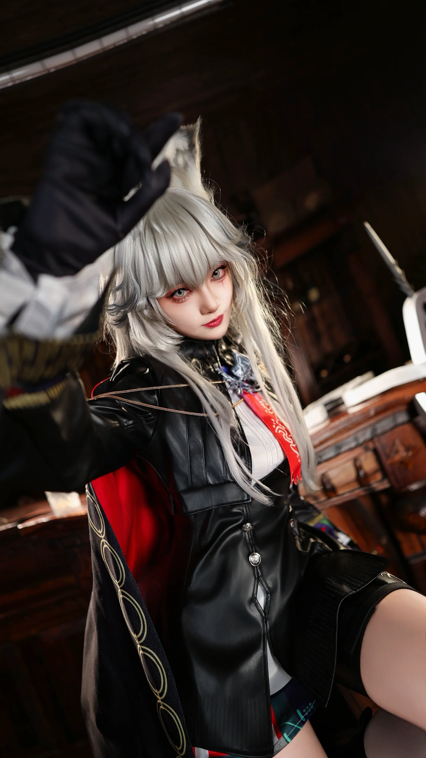 【荒芜拉普兰德cos】明日方舟，走入这场复古游侠之夜 - 第 1 张
