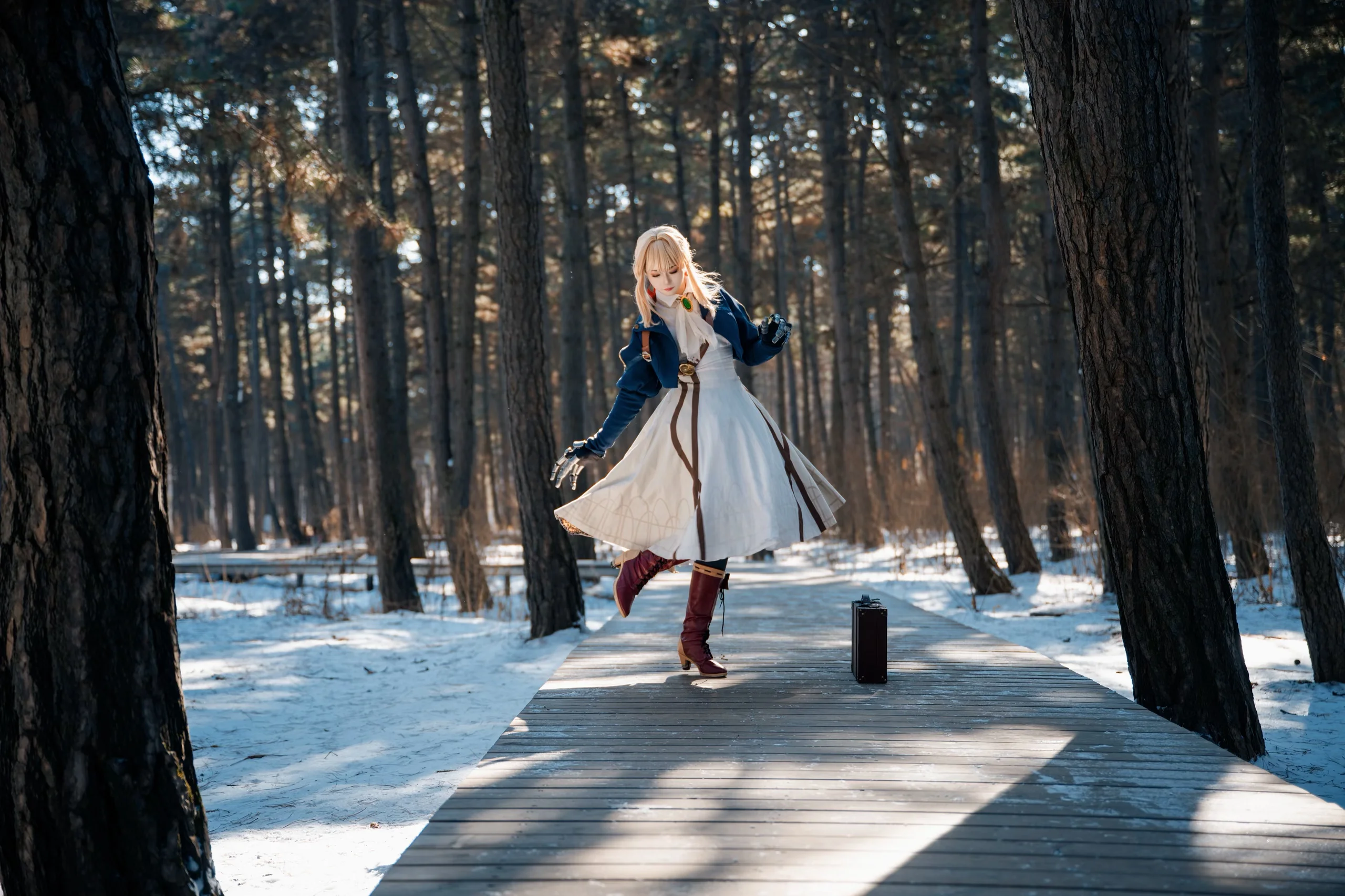 [Violet Evergarden Cosplay] Violet Evergarden: Winter Portrait in the Changchun Snowy Pine Forest - Image 3