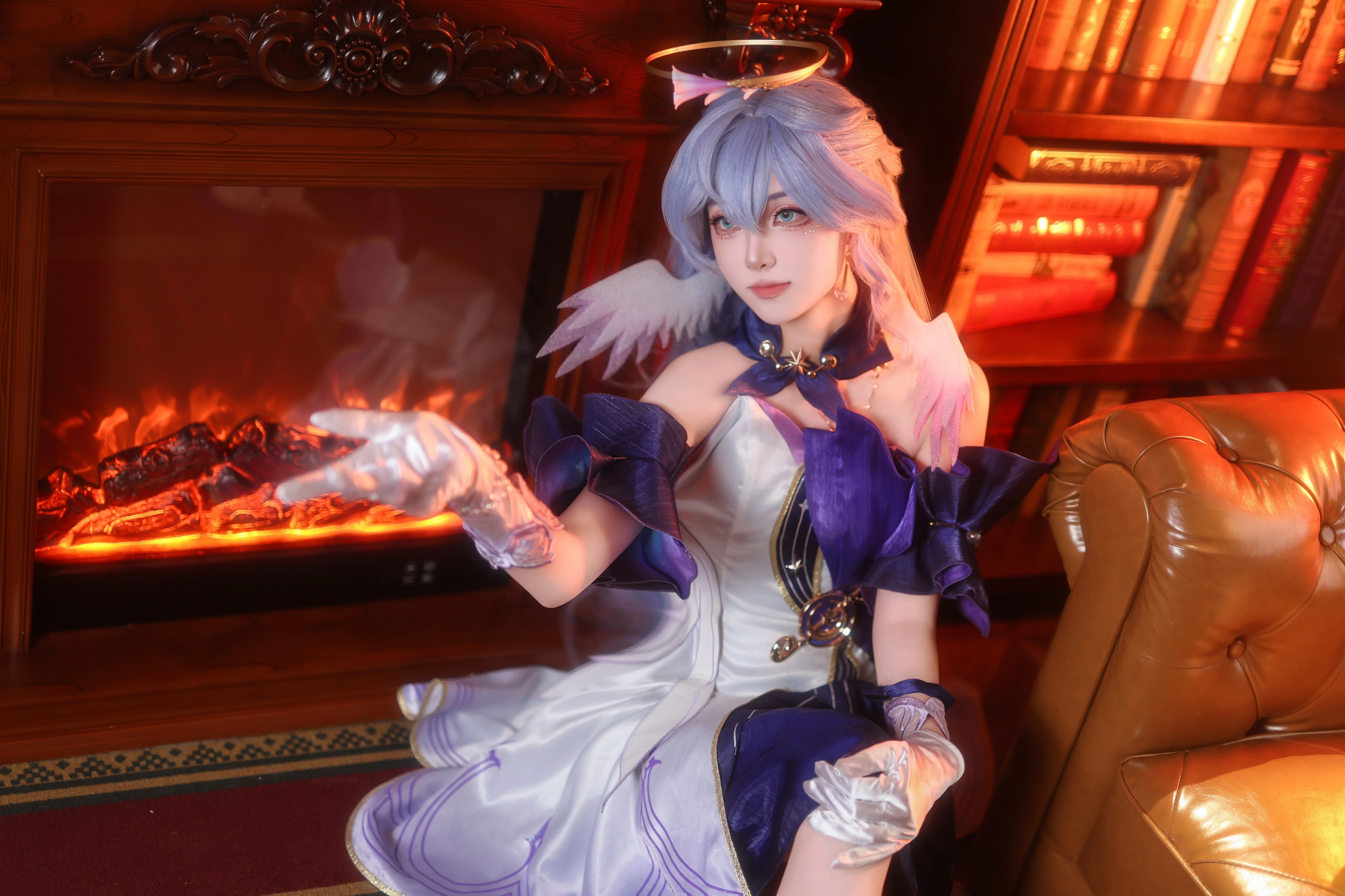 【知更鸟cos】崩坏星穹铁道里的银翼歌者与周末酒馆 - 第 3 张