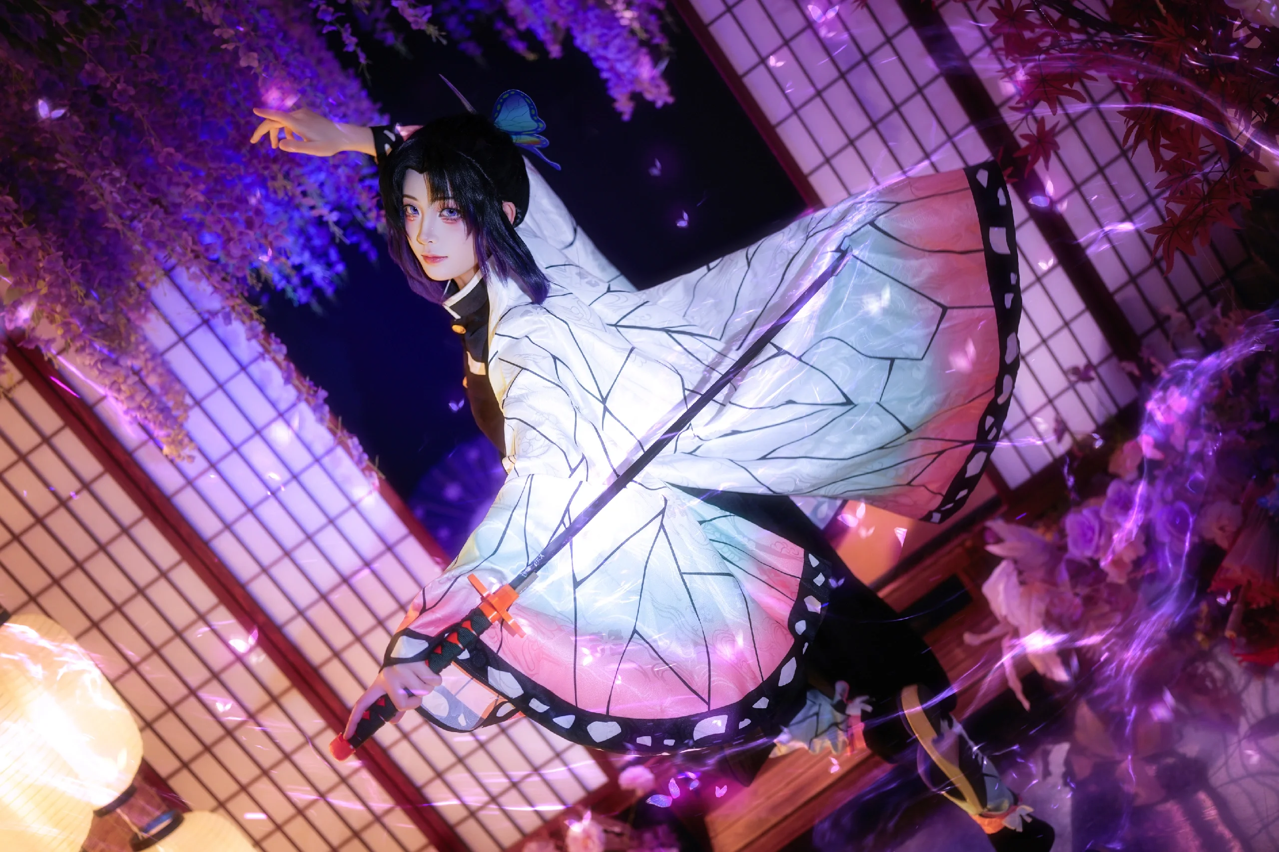 [Shinobu Kochou cosplay] Insect Hashira in Demon Slayer: Interpreting an Elegant and Composed Butterfly Dance - Image 1