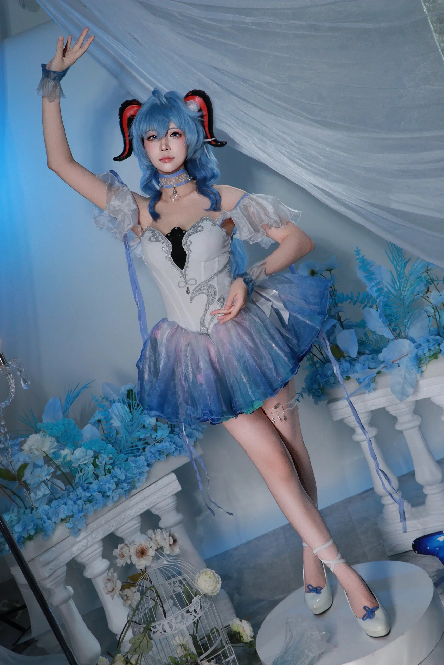 【甘雨cos】原神中的冰系使者，蓝发与红角的小仙子 - 第 2 张
