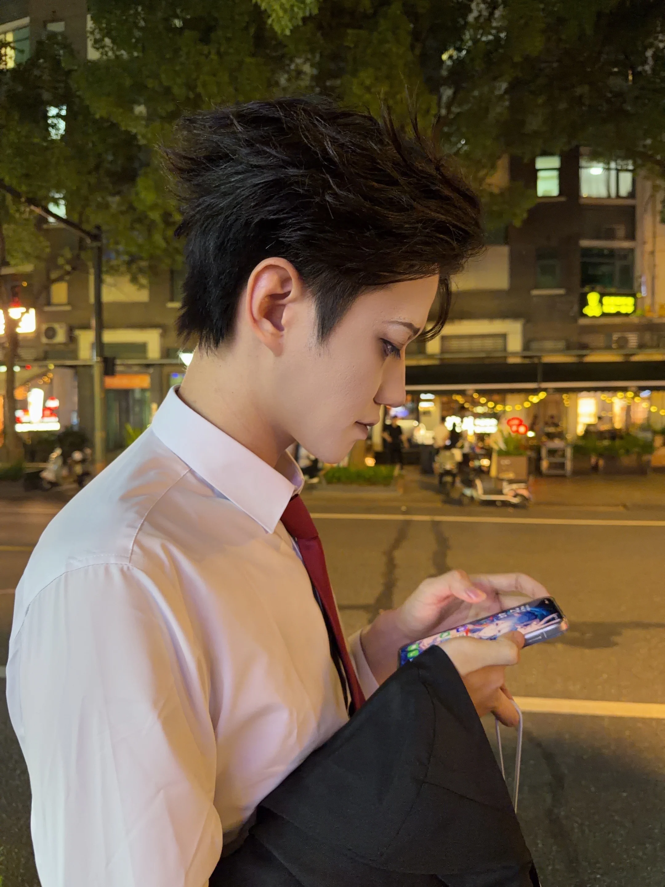 大学路街头夜拍，拍到半夜十二点的皮衣红发cosplay日常 - 第 2 张