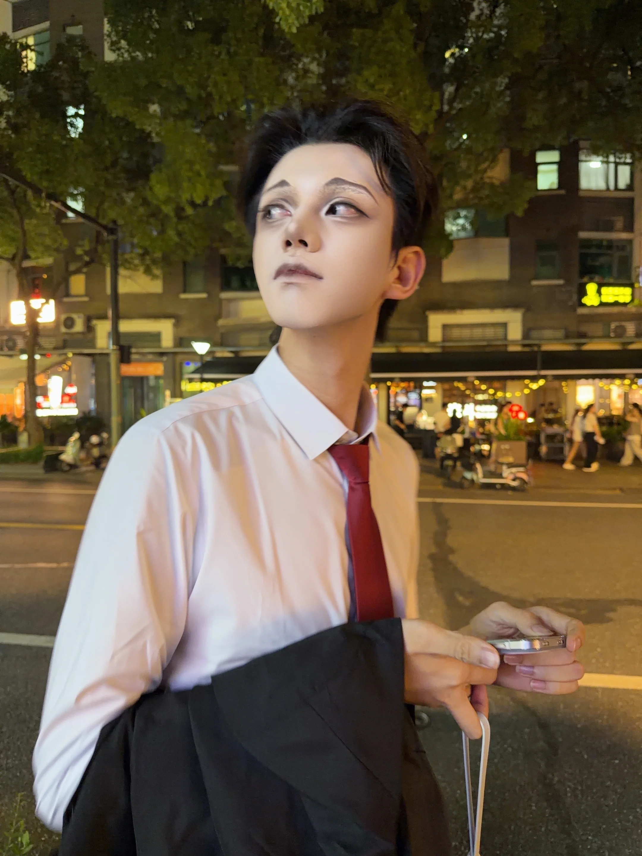 大学路街头夜拍，拍到半夜十二点的皮衣红发cosplay日常 - 第 3 张