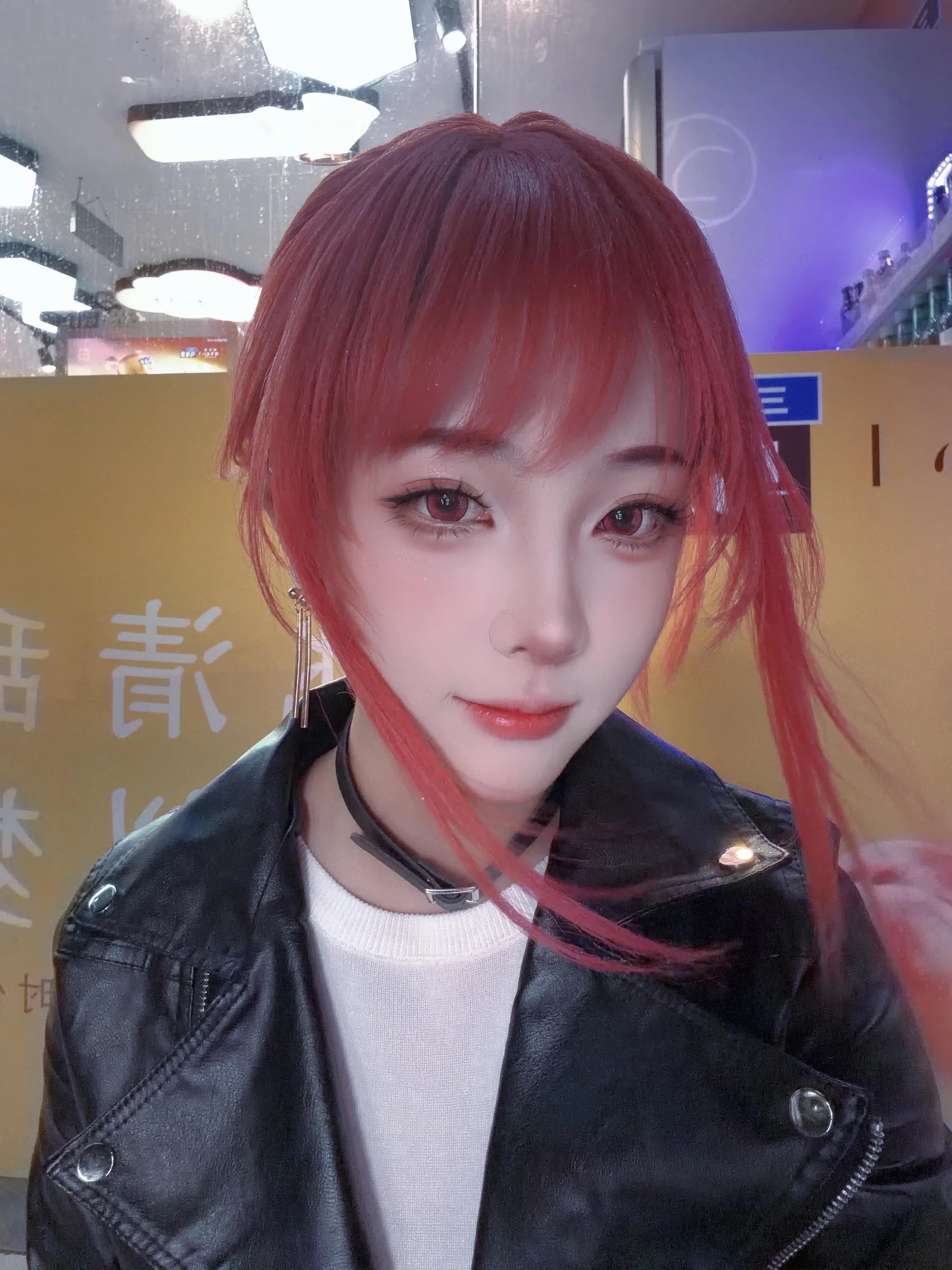 大学路街头夜拍，拍到半夜十二点的皮衣红发cosplay日常 - 第 4 张