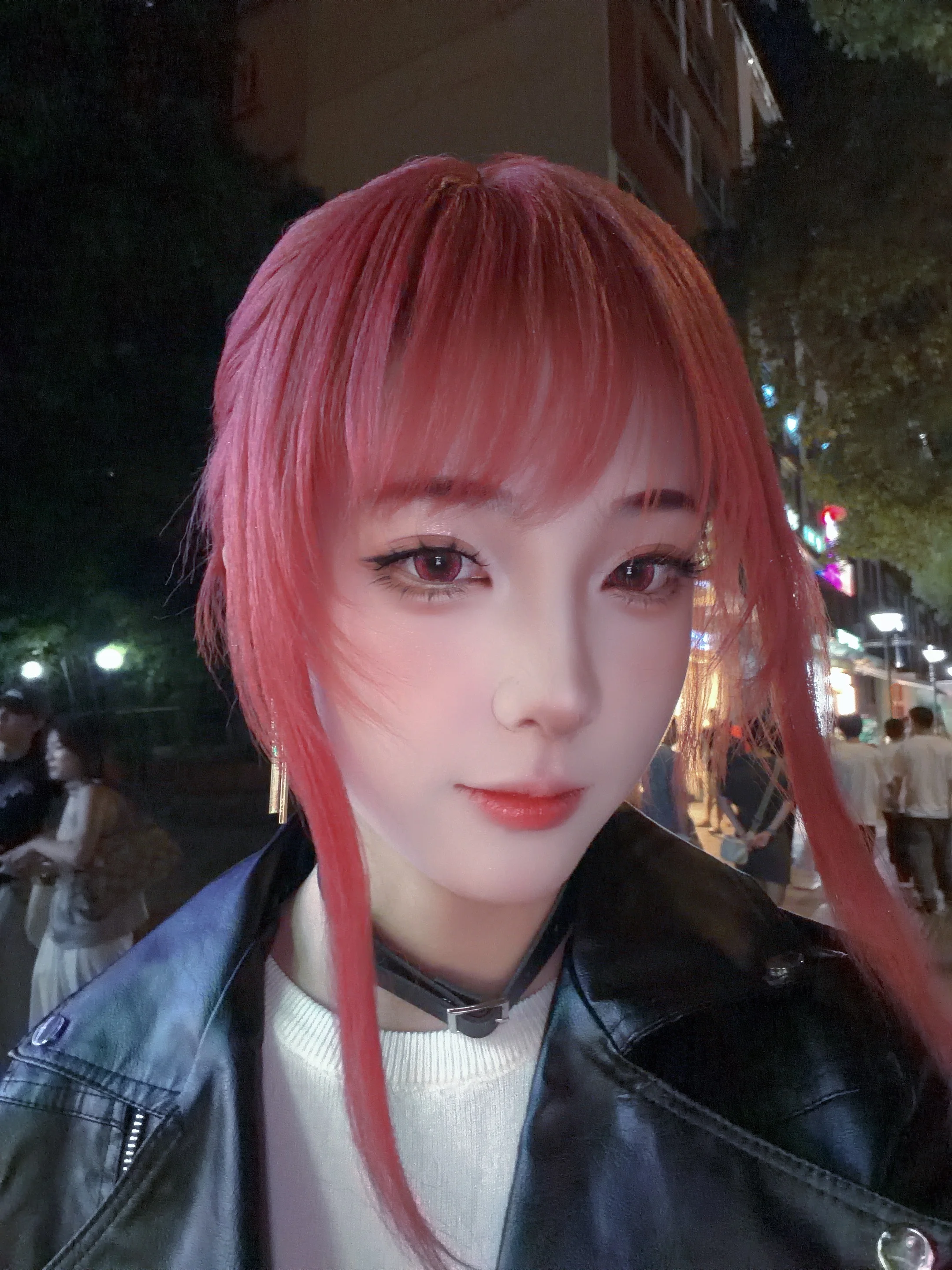 大学路街头夜拍，拍到半夜十二点的皮衣红发cosplay日常 - 第 6 张