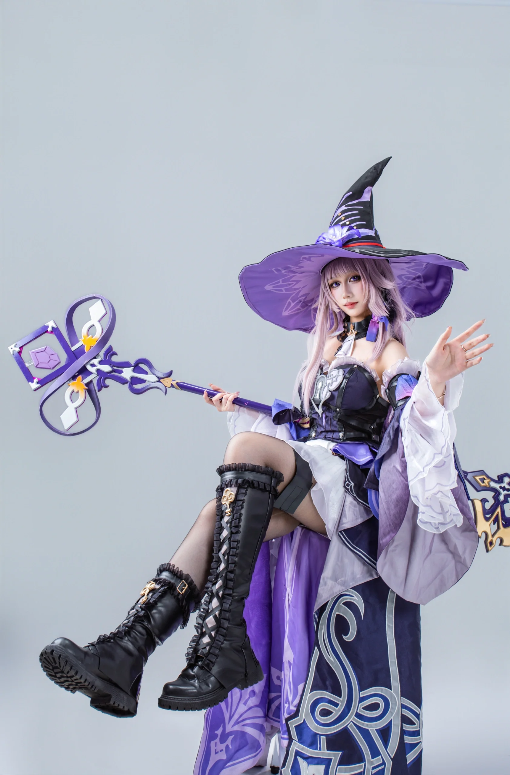 [Herta Cosplay] A Complete Record of the Magician Robes and Props from Honkai: Star Rail - Image 2