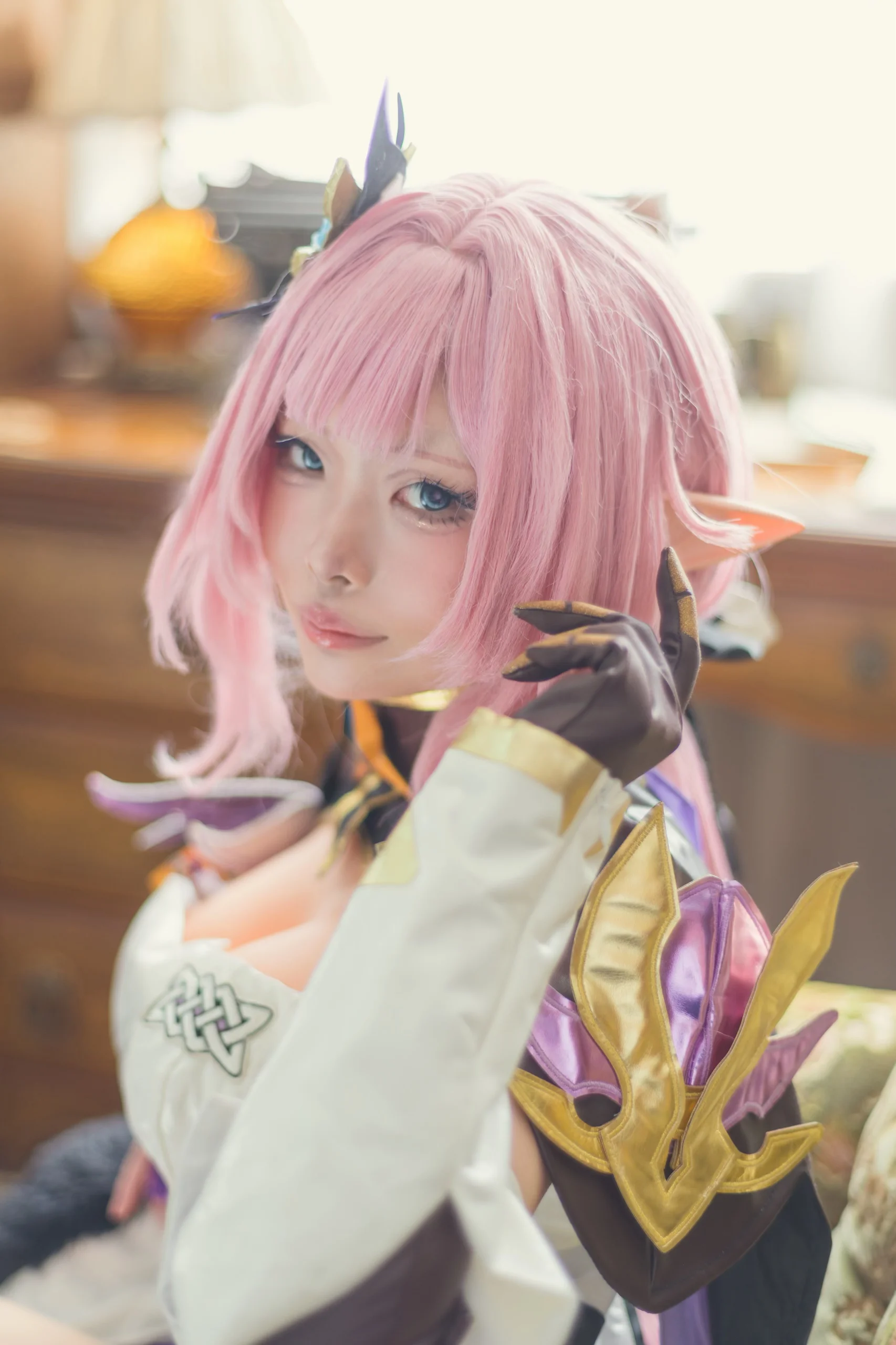 【爱莉希雅cos】崩坏3粉色妖精的慵懒室内午后 - 第 1 张