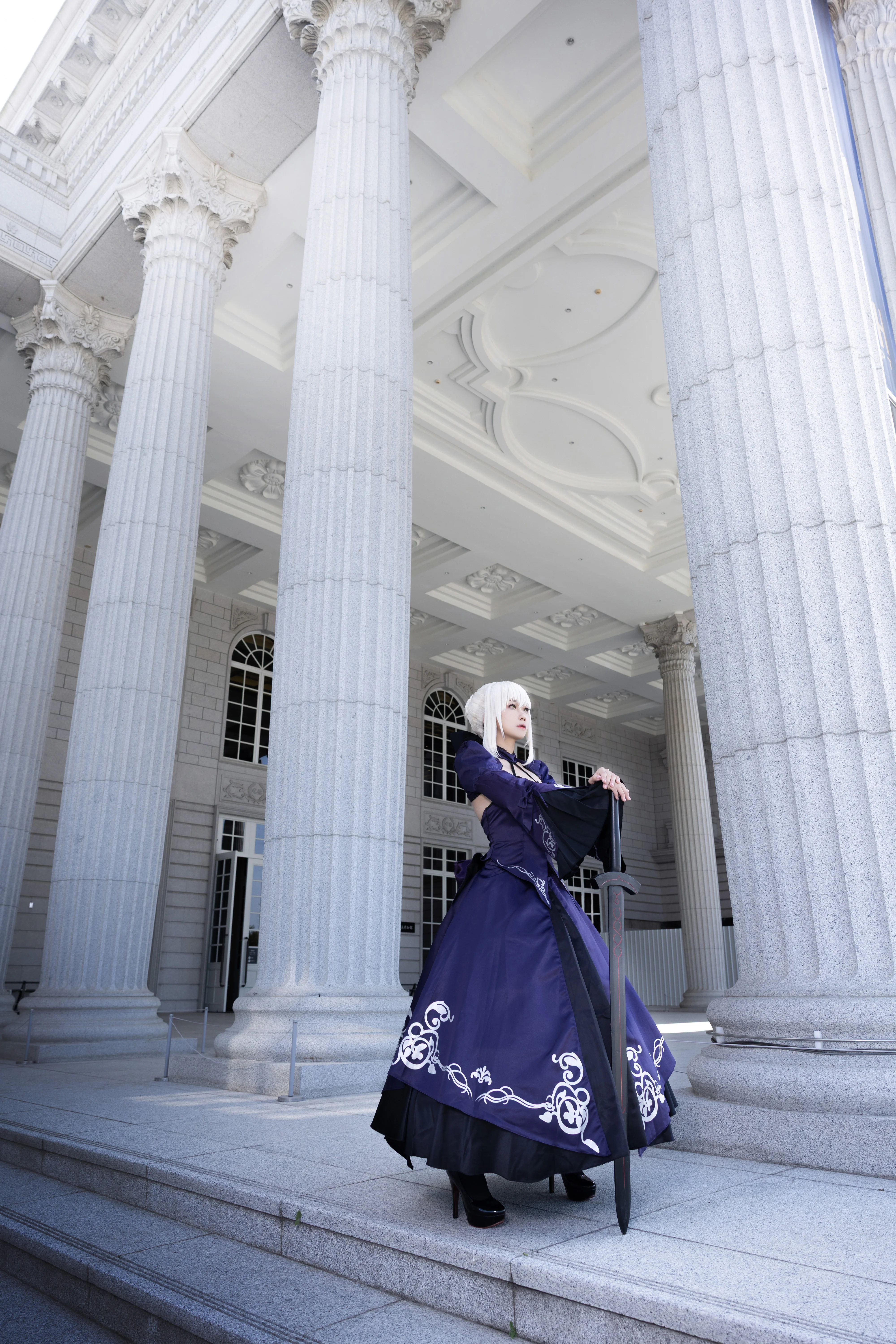 【Altria Cosplay】The Knight's Grace Strolling Among the White Arcades - Image 5
