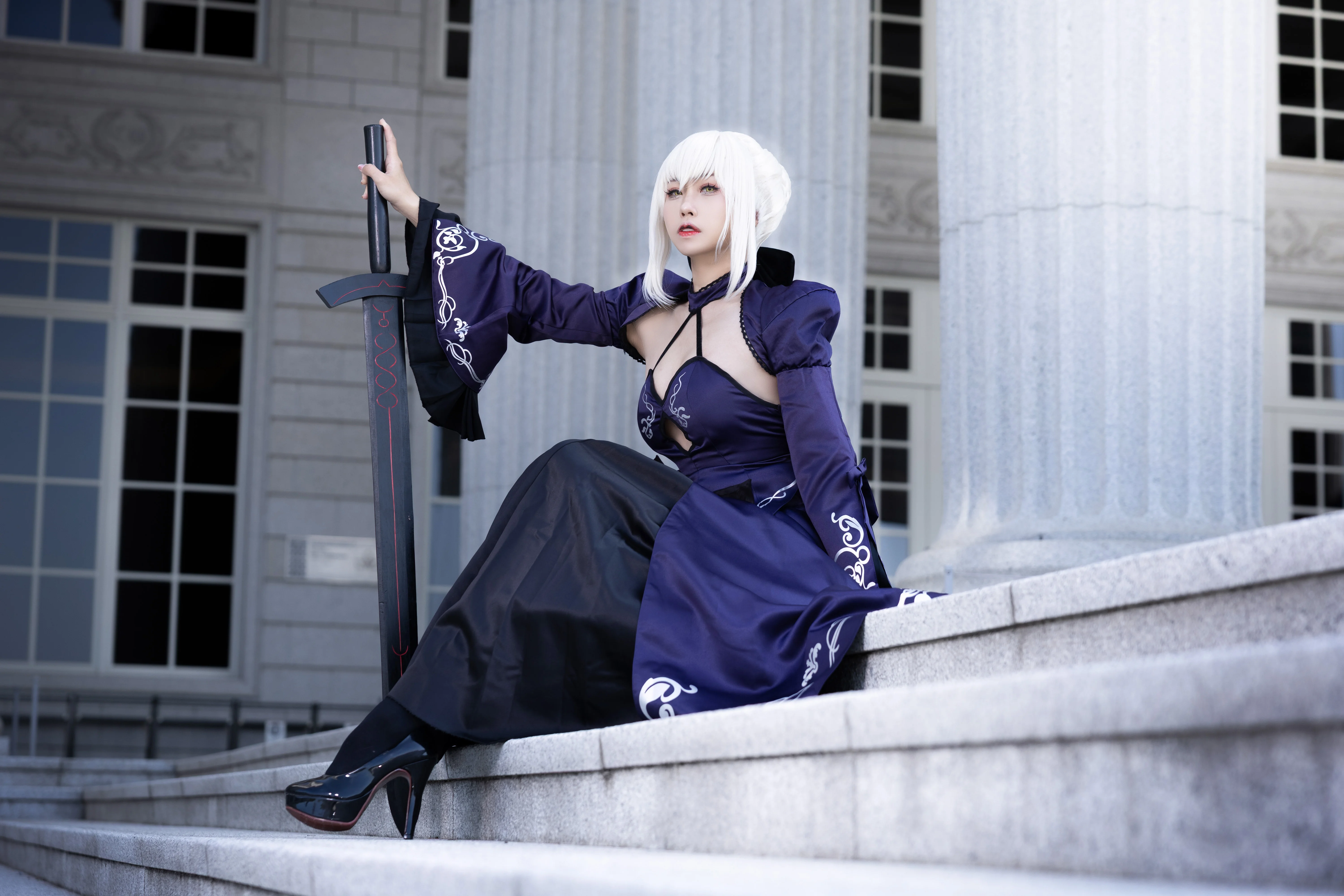 【Altria Cosplay】The Knight's Grace Strolling Among the White Arcades - Image 6