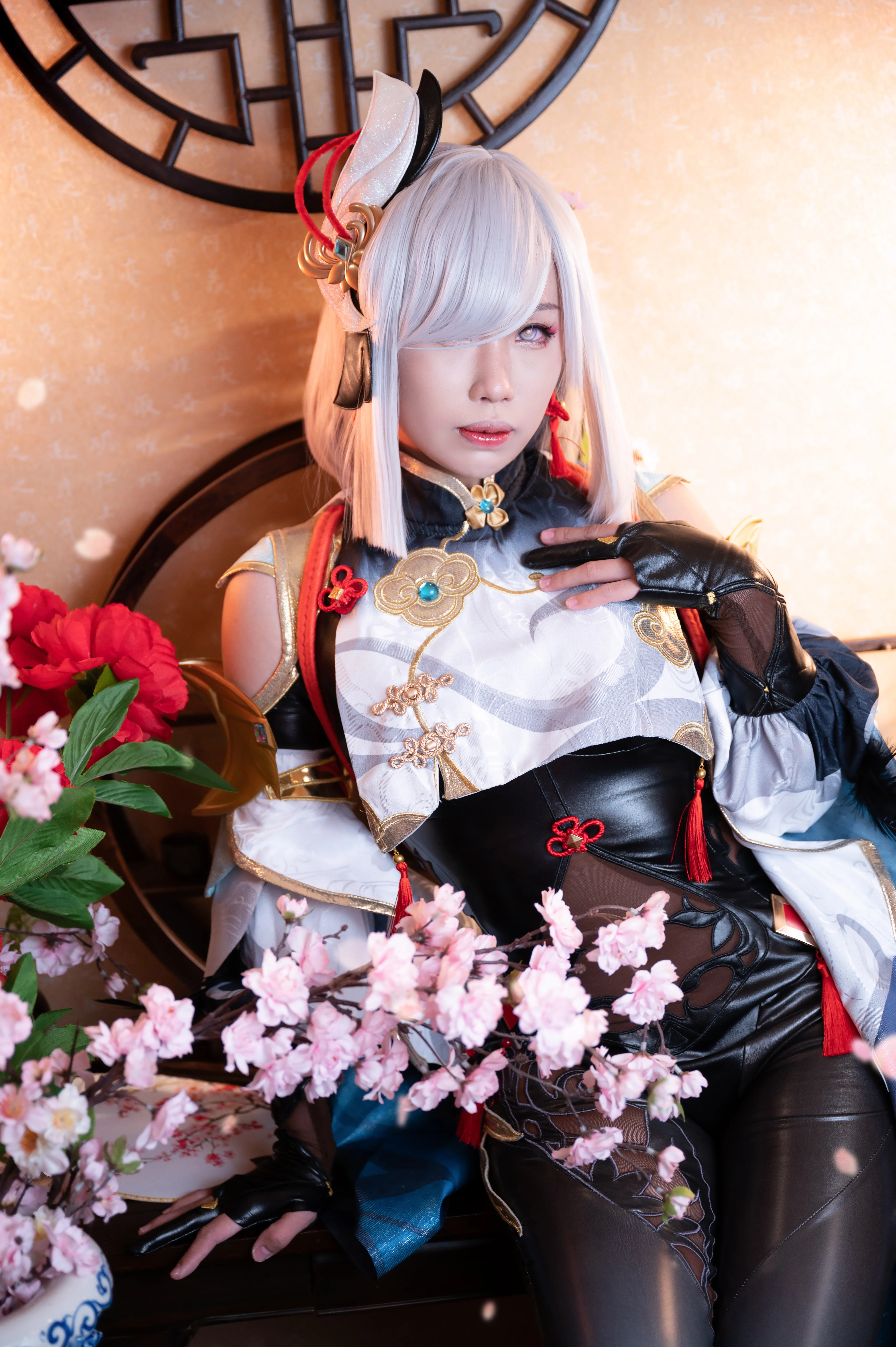 [Shenhe's new outfit Genshin Impact cosplay] Heroic and Valiant Demeanor Under Cold Flowers and Quiet Dew - Image 2