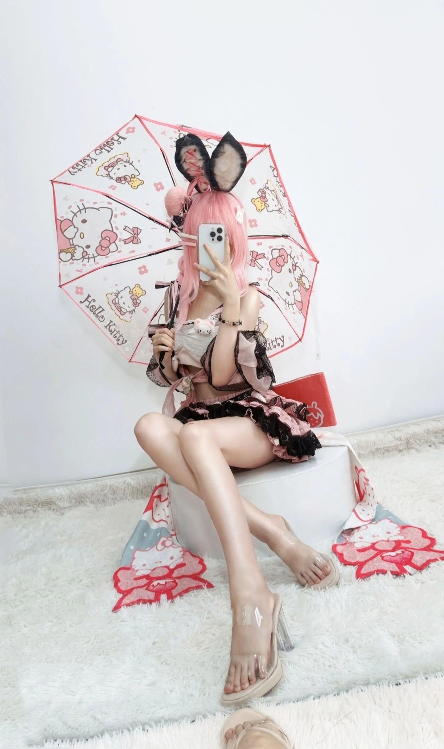 【公孙离cos】黑白粉系的私服星元，甜美兔耳少女 - 第 1 张
