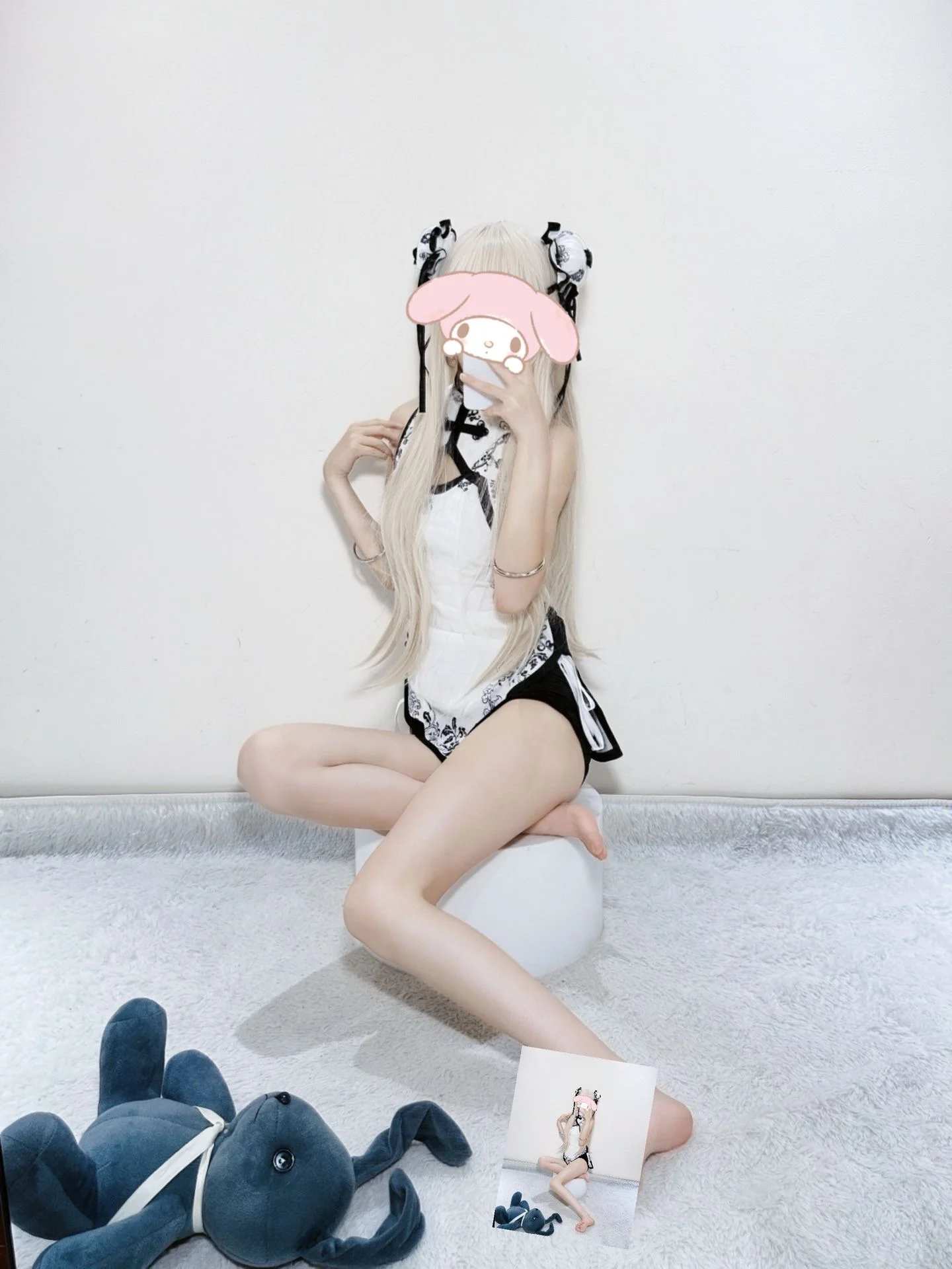 【穹妹cos】缘之空的白裙试穿，黑白配色与长筒袜的日常搭配 - 第 2 张
