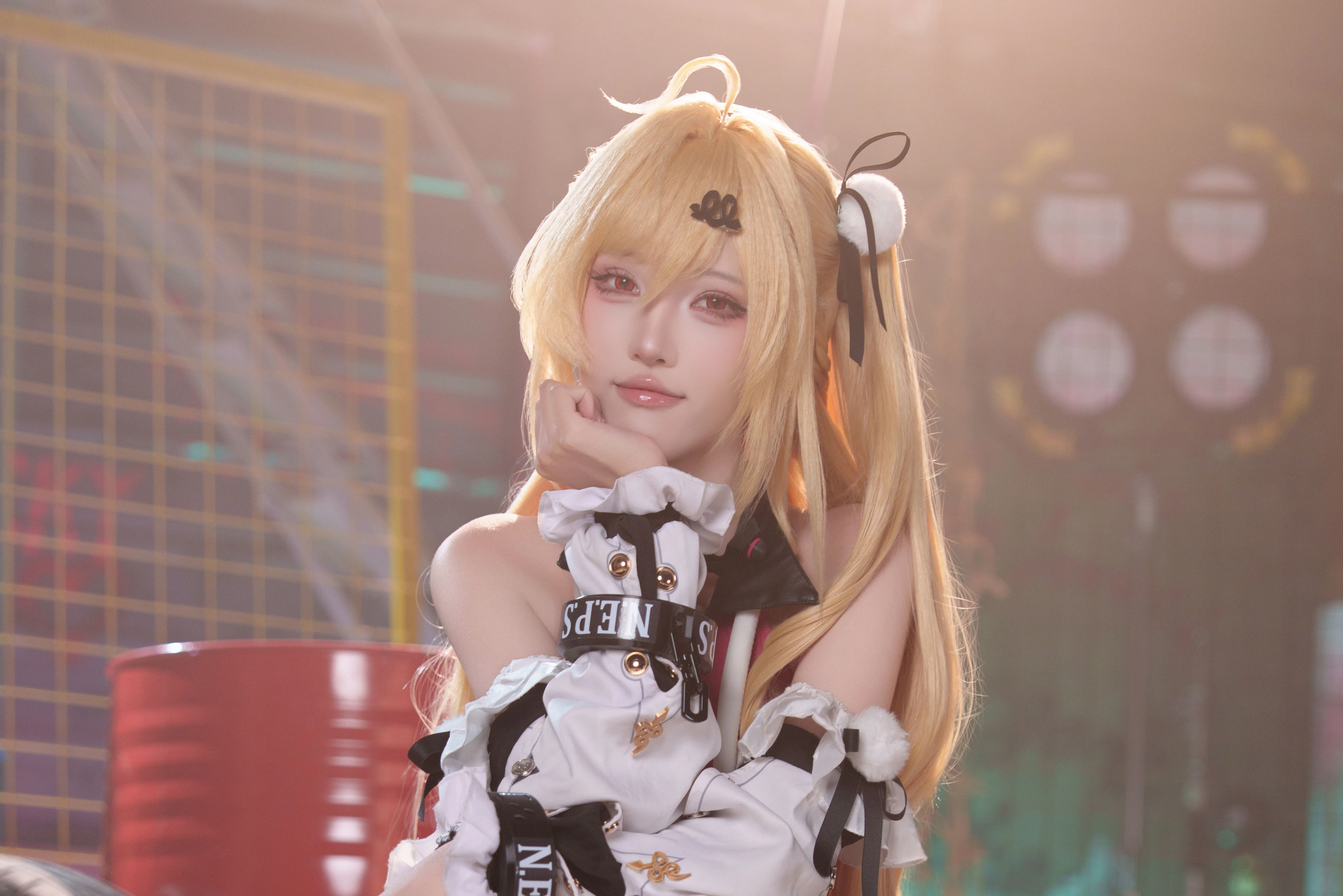 【绝区零希希芙cos】废墟里的粉色闪光，这次挑战了工业风场景 - 第 3 张