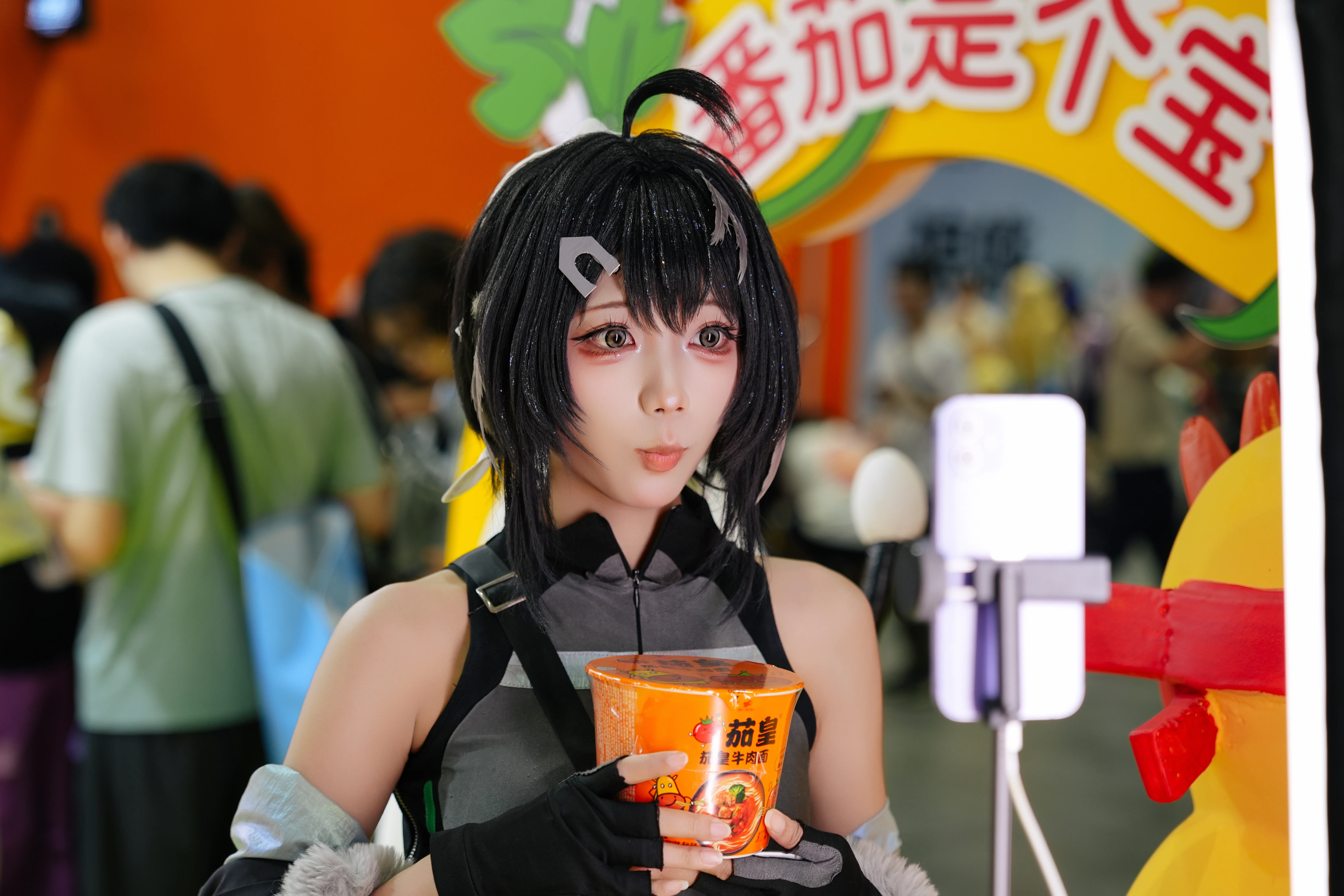 【羽毛笔cos】明日方舟萤火虫漫展D1的茄皇干饭时刻 - 第 4 张